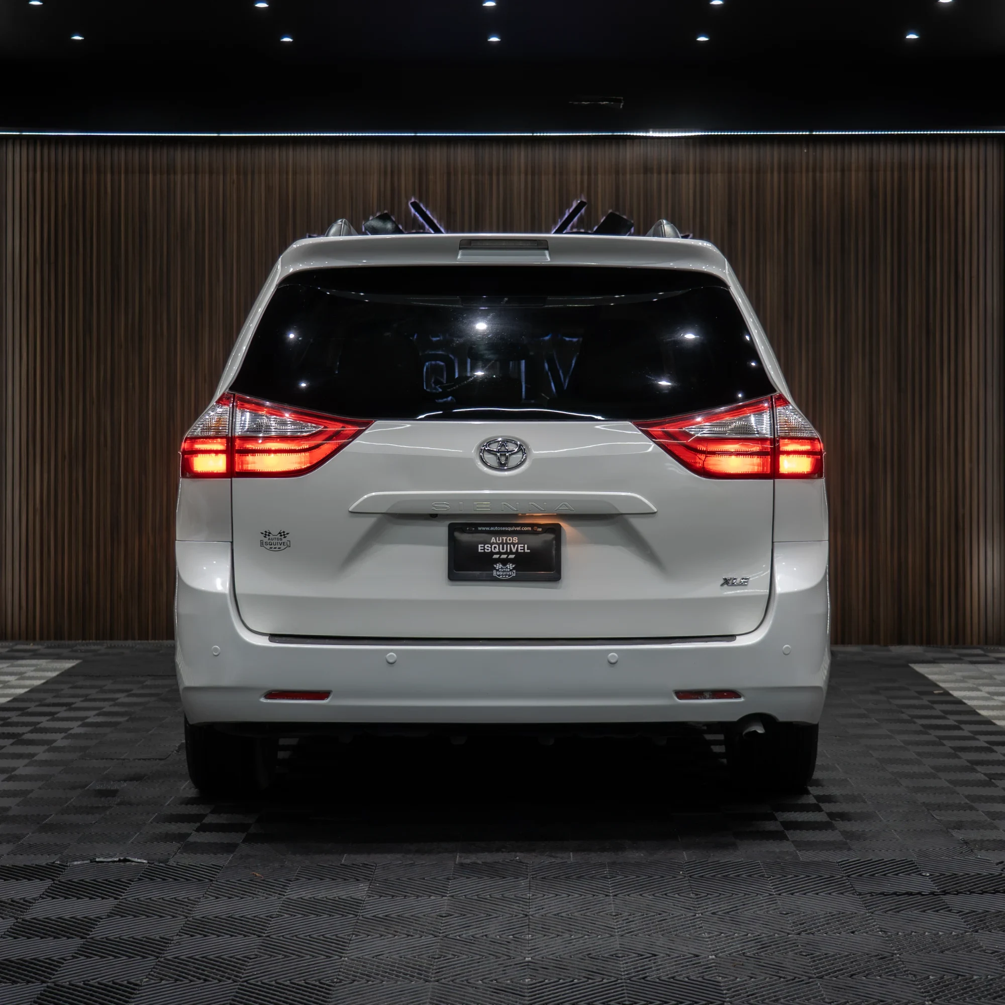 TOYOTA SIENNA 2017 - imagen 5