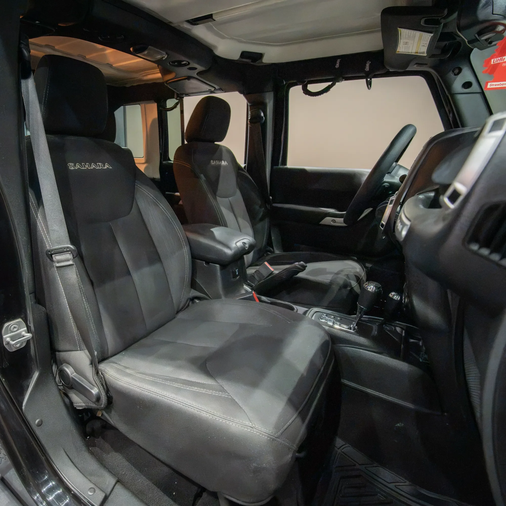 JEEP SAHARA 2017 - imagen 8