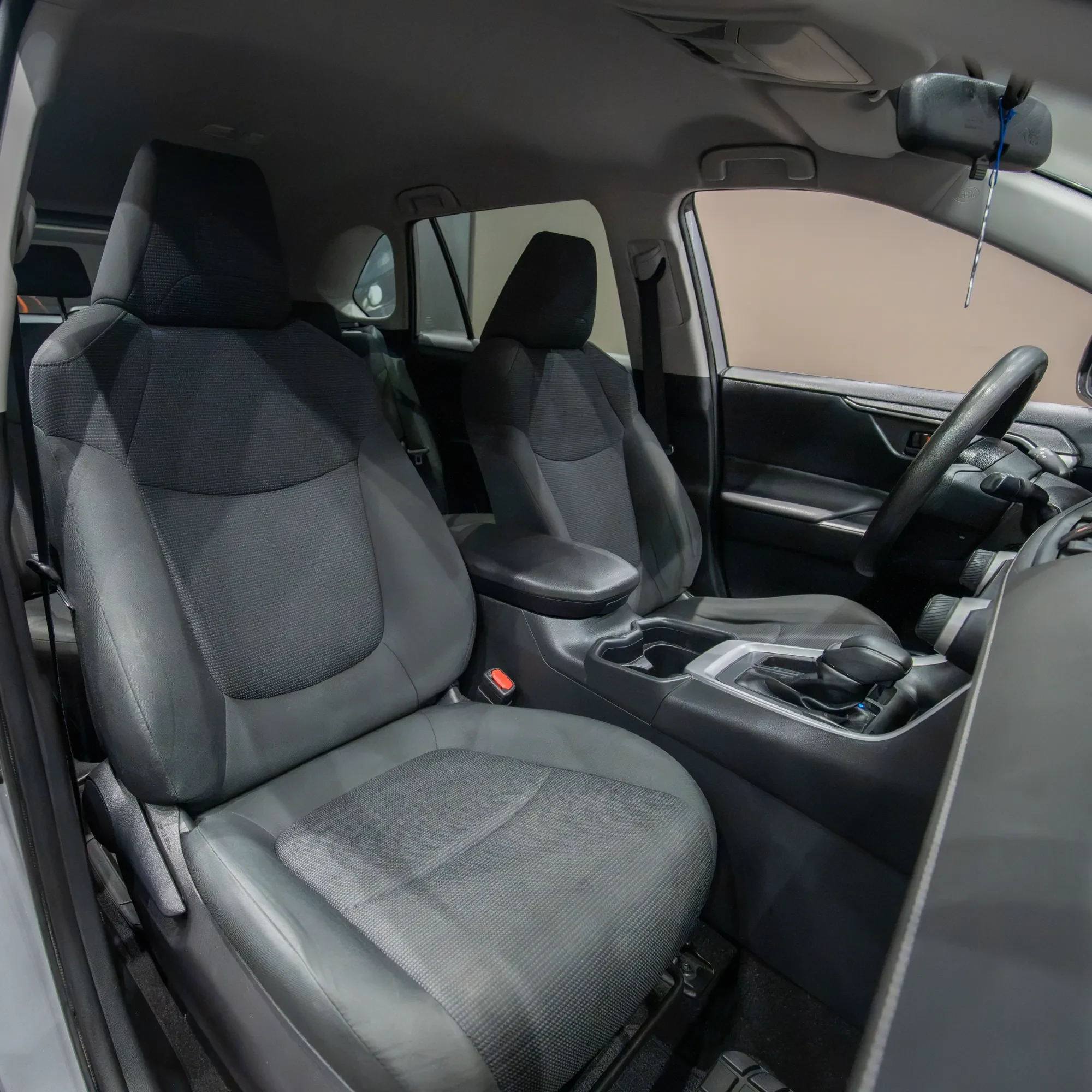 TOYOTA RAV4 LE 2019 - imagen 8