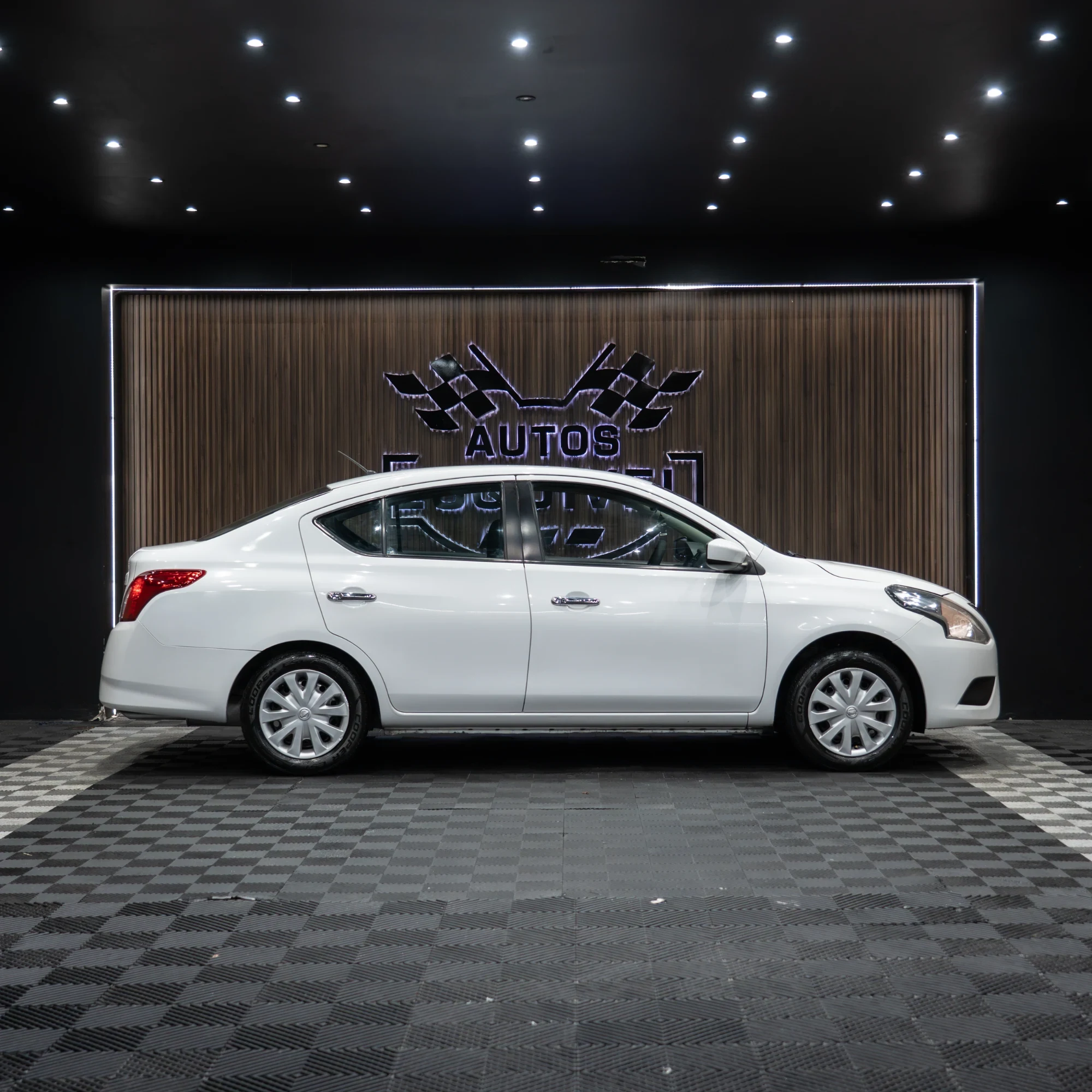 NISSAN VERSA SENSE 2015 - imagen 2