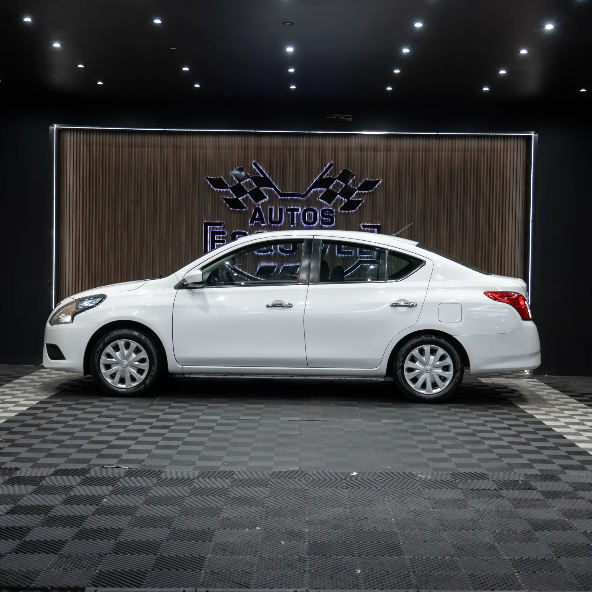 NISSAN VERSA SENSE 2015 - imagen 3