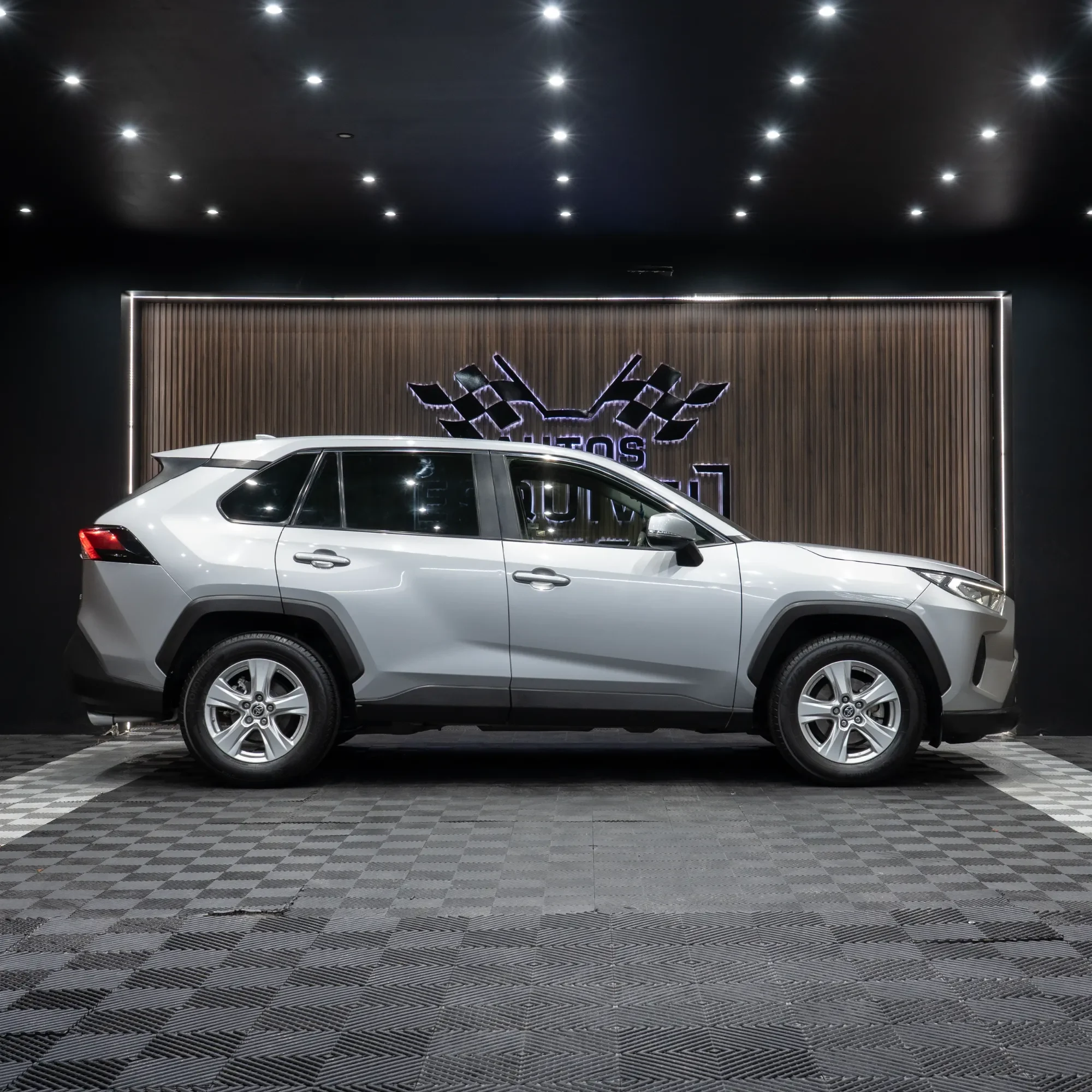 TOYOTA RAV4 LE 2019 - imagen 3