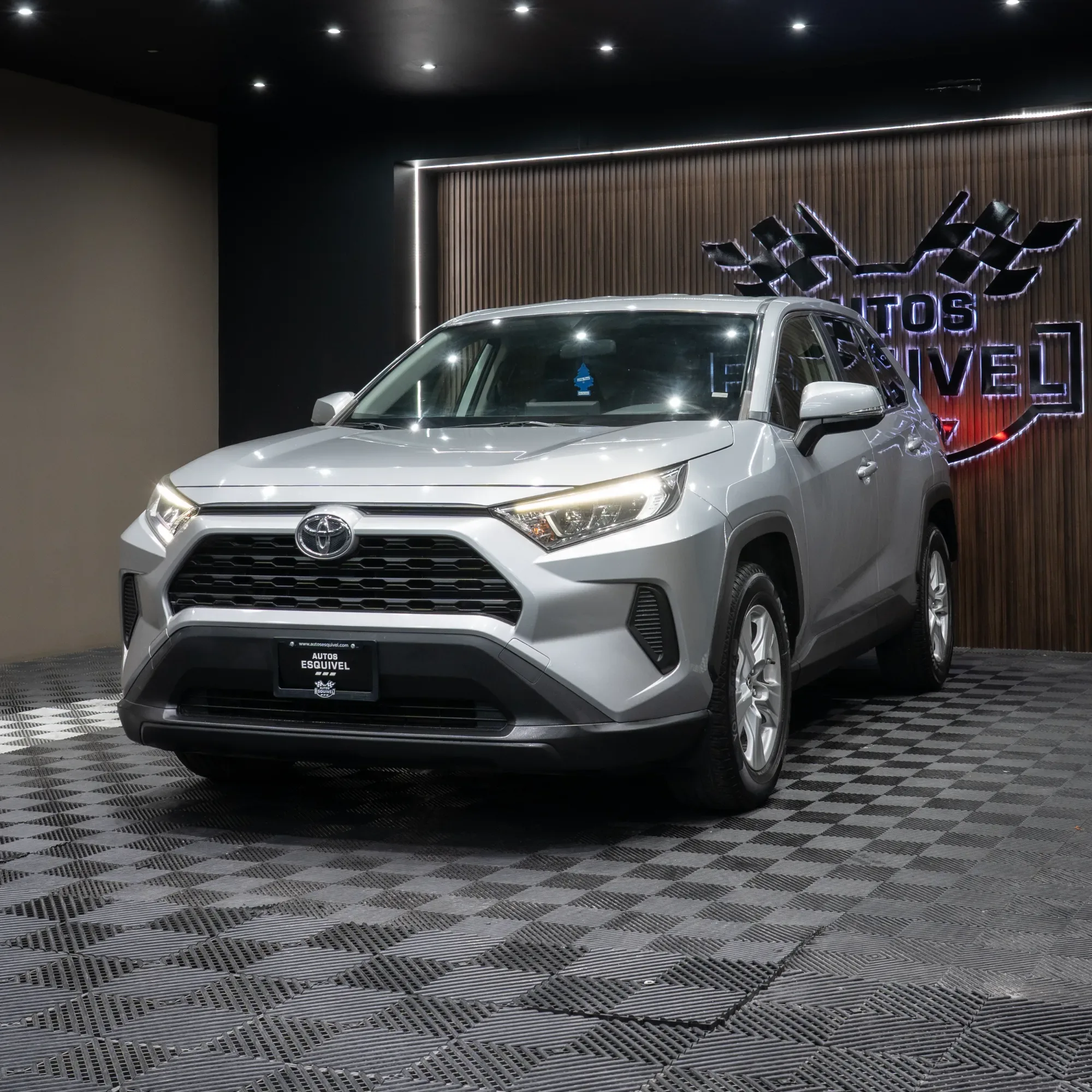 TOYOTA RAV4 LE 2019 - imagen 6