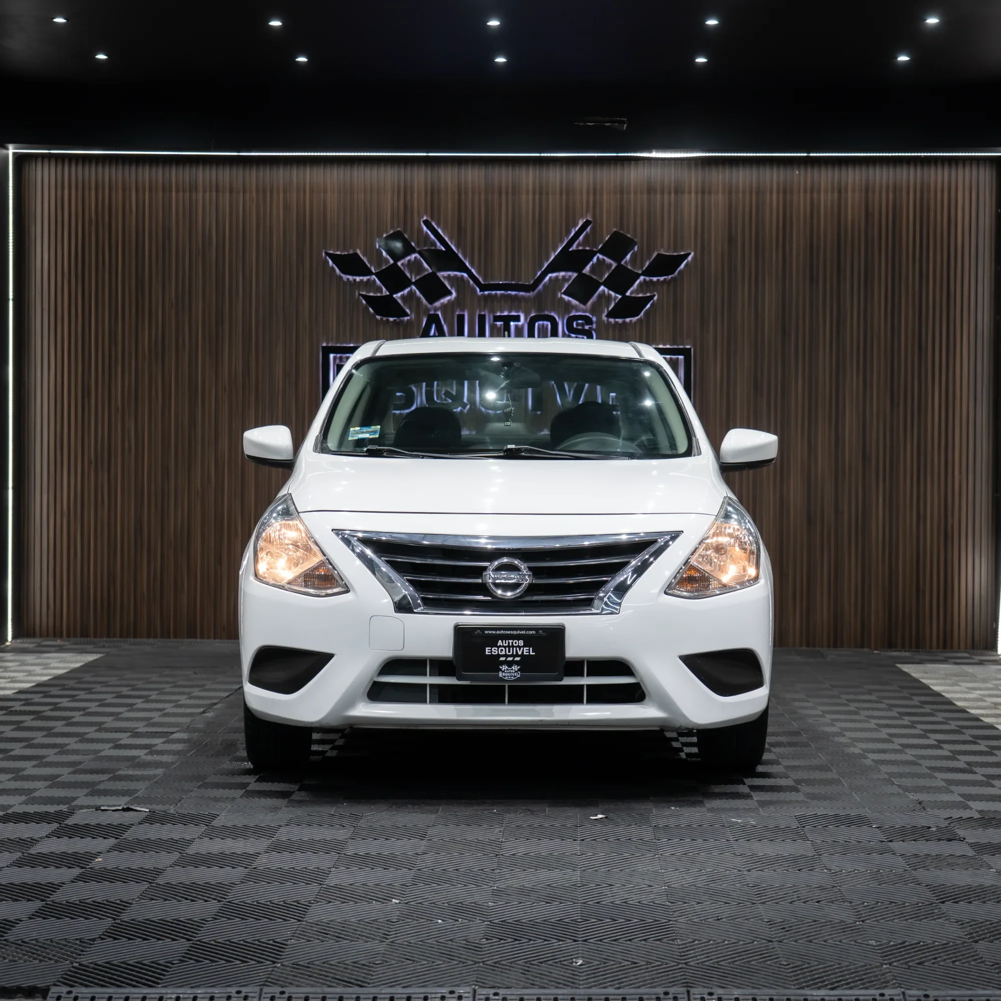NISSAN VERSA SENSE 2015 - imagen 4