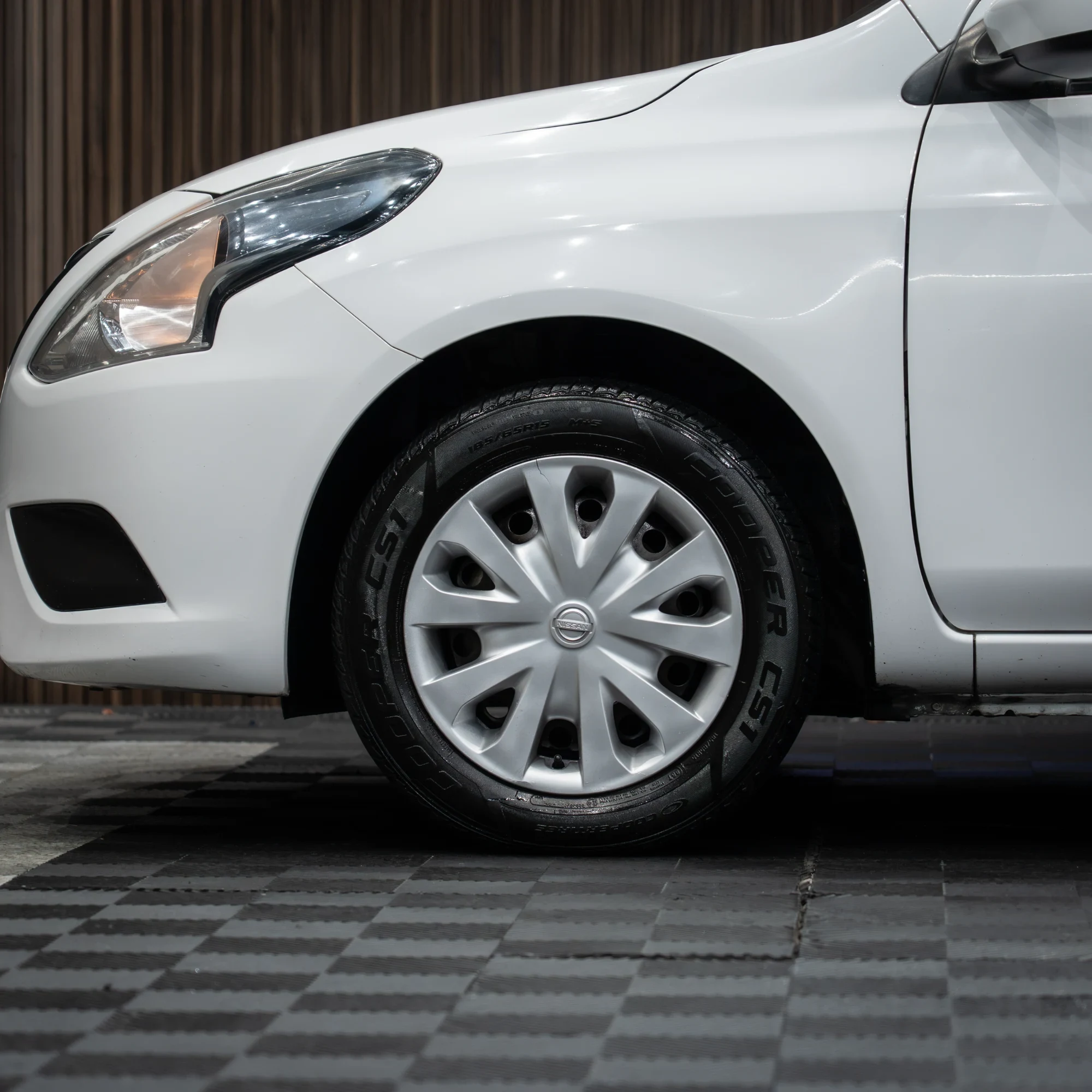 NISSAN VERSA SENSE 2015 - imagen 10