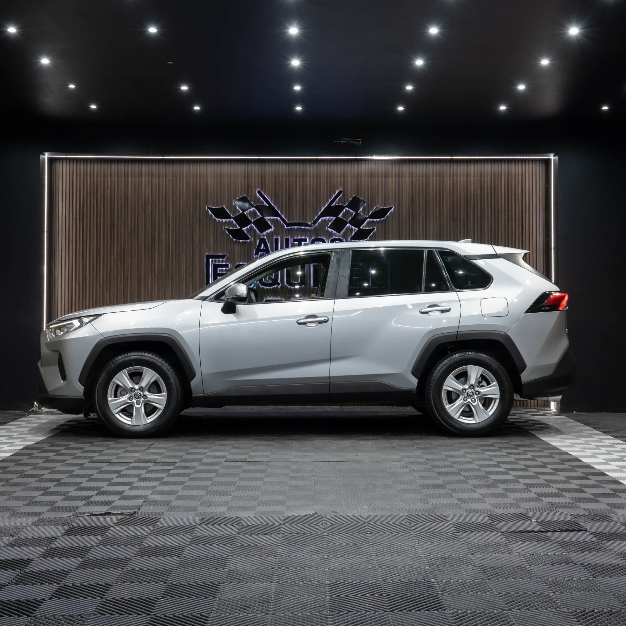 TOYOTA RAV4 LE 2019 - imagen 2