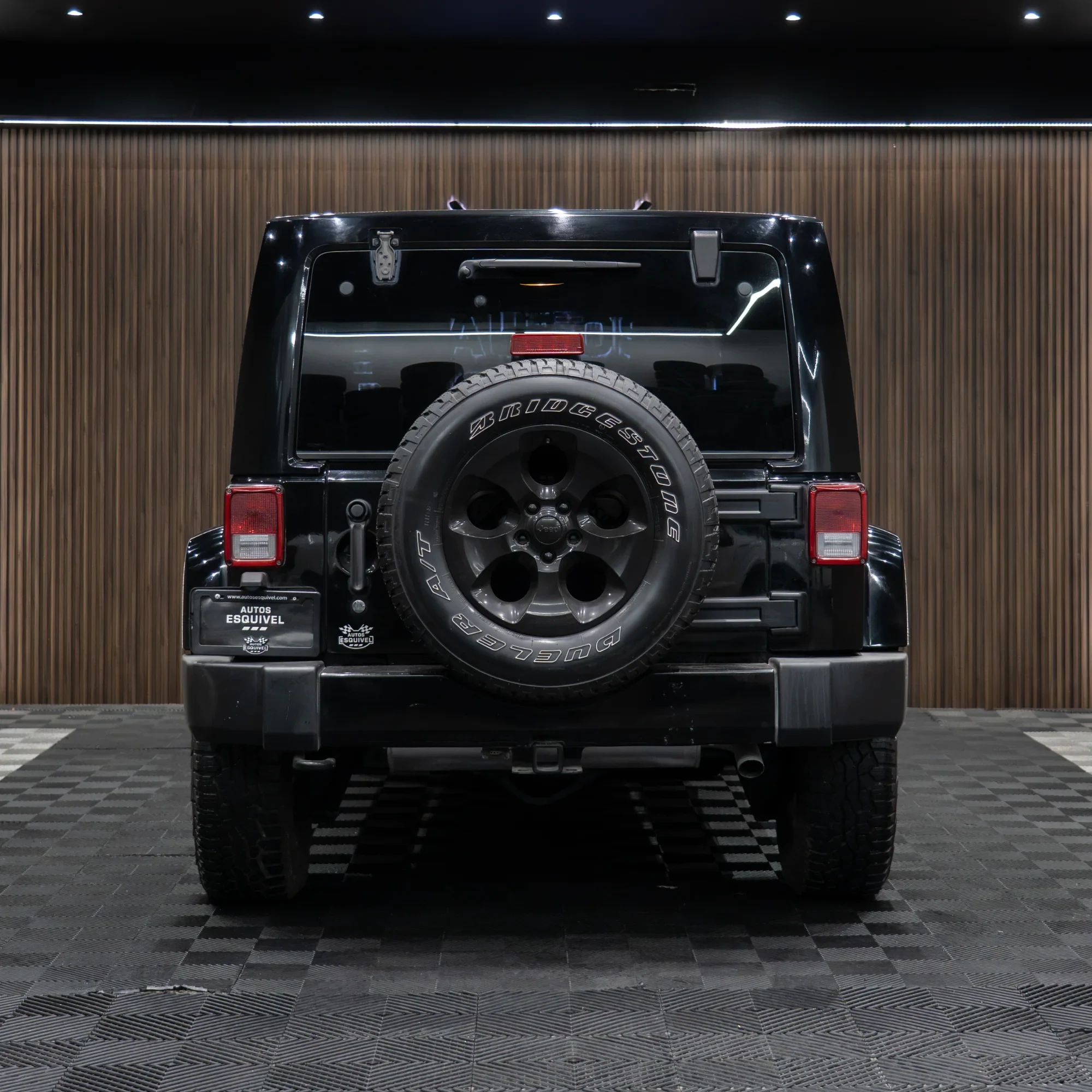 JEEP SAHARA 2017 - imagen 5