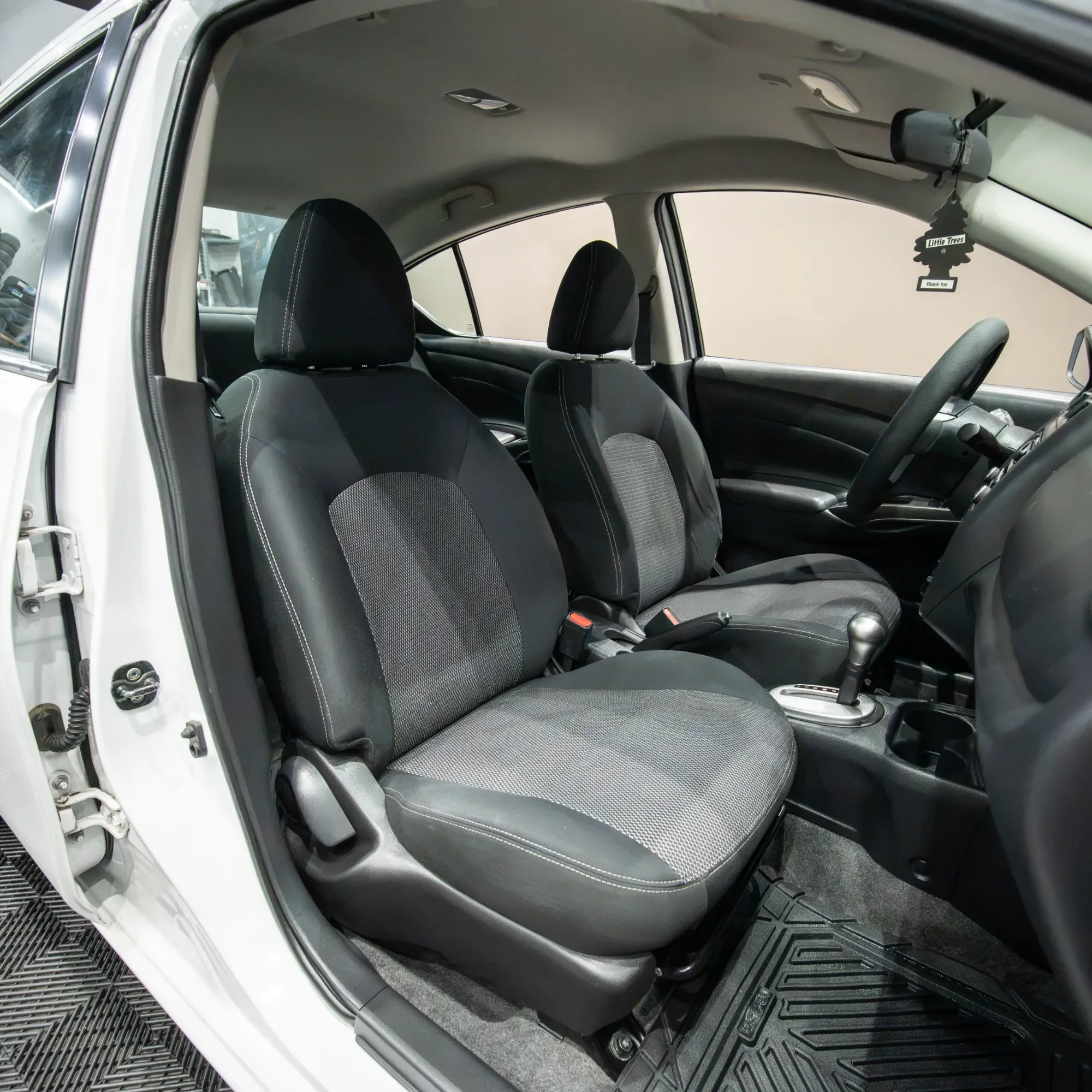NISSAN VERSA SENSE 2015 - imagen 8