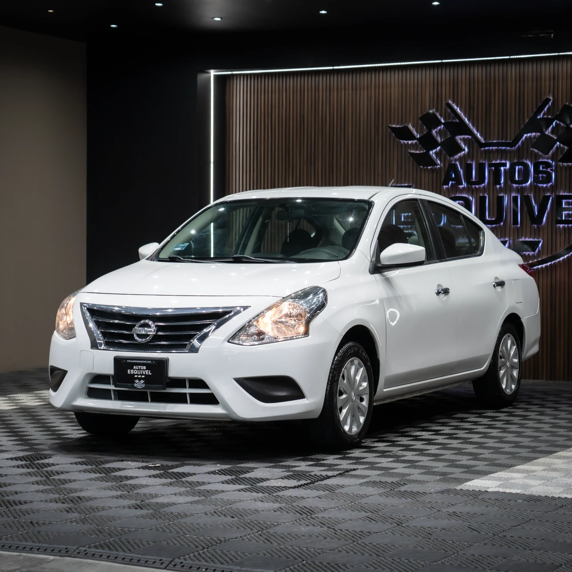 NISSAN VERSA SENSE 2015 - imagen 6