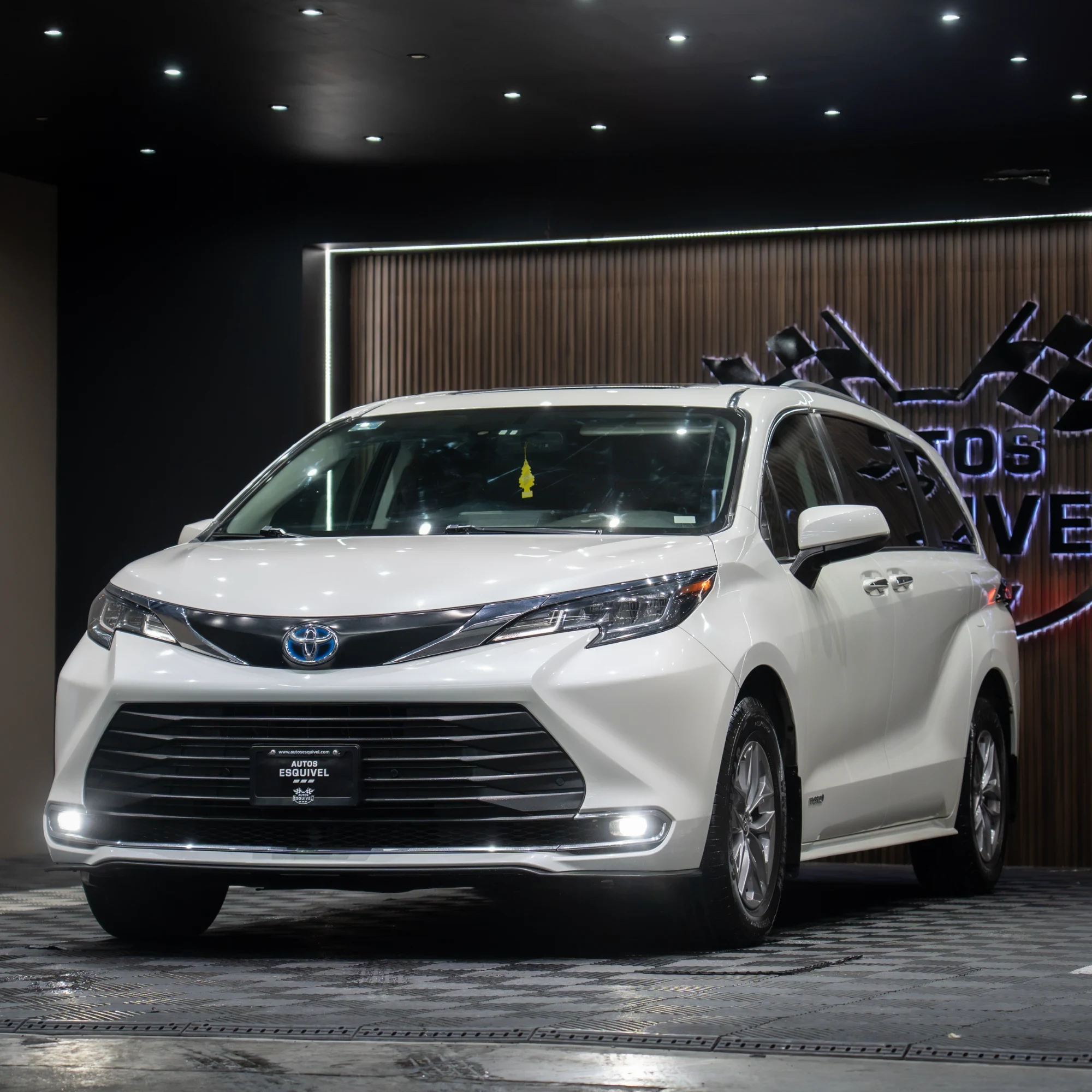 TOYOTA SIENNA XLE 2021 - imagen 6