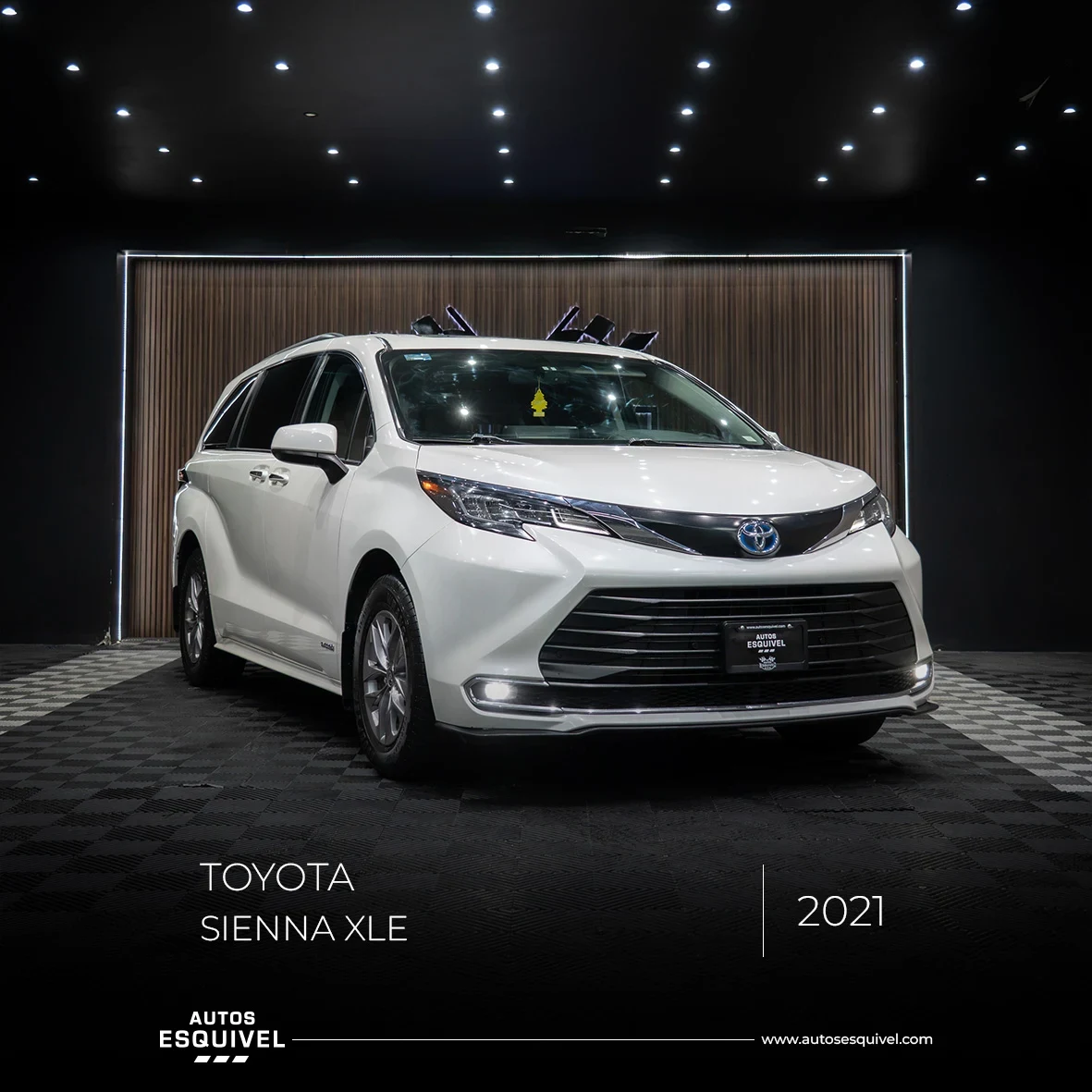 TOYOTA SIENNA XLE 2021