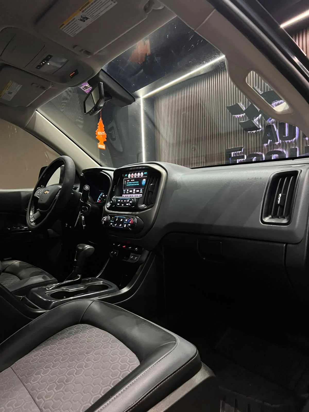 Chevrolet COLORADO Z71 2018 - imagen 10
