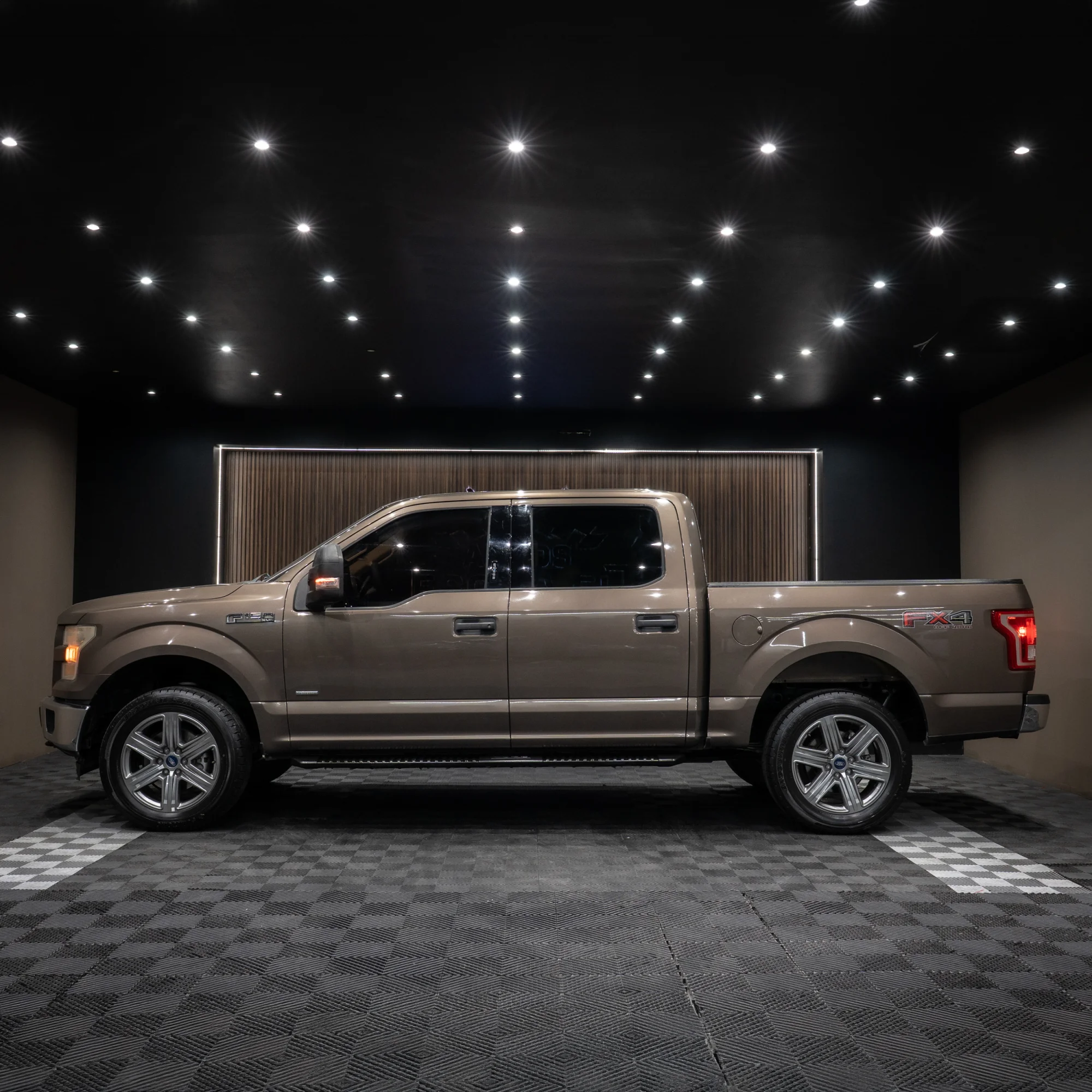 Ford LOBO 4X4 2016 - imagen 2