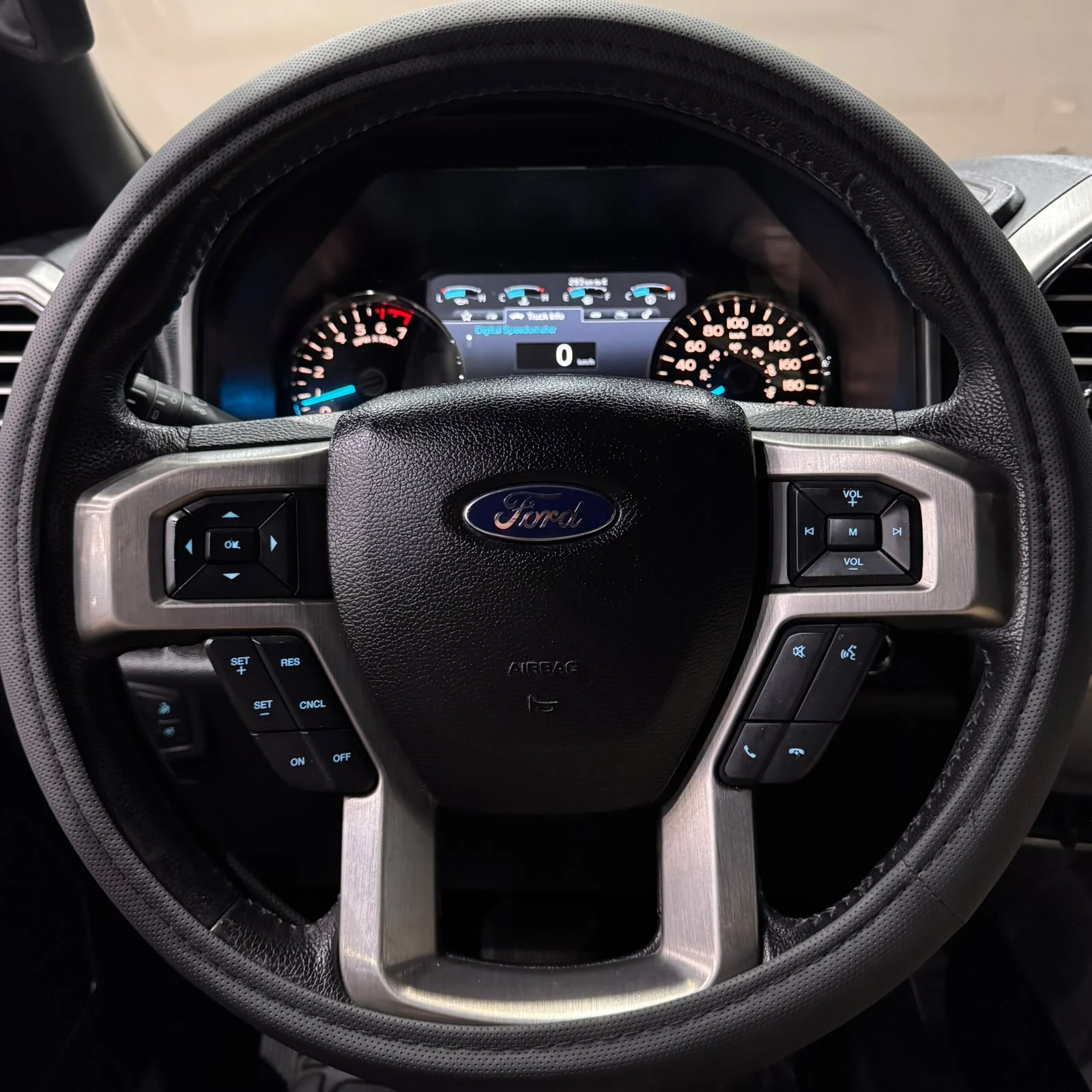 Ford LOBO PLATINUM 2015 - imagen 13