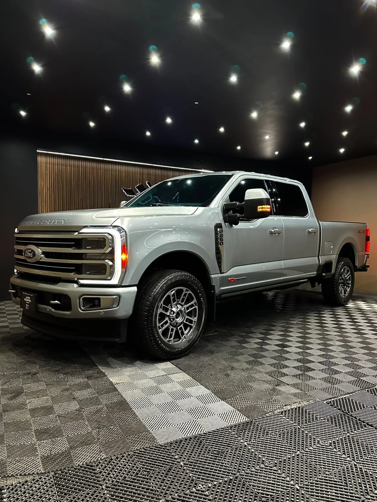 Ford SUPER DUTY LIMITED 2023 - imagen 2