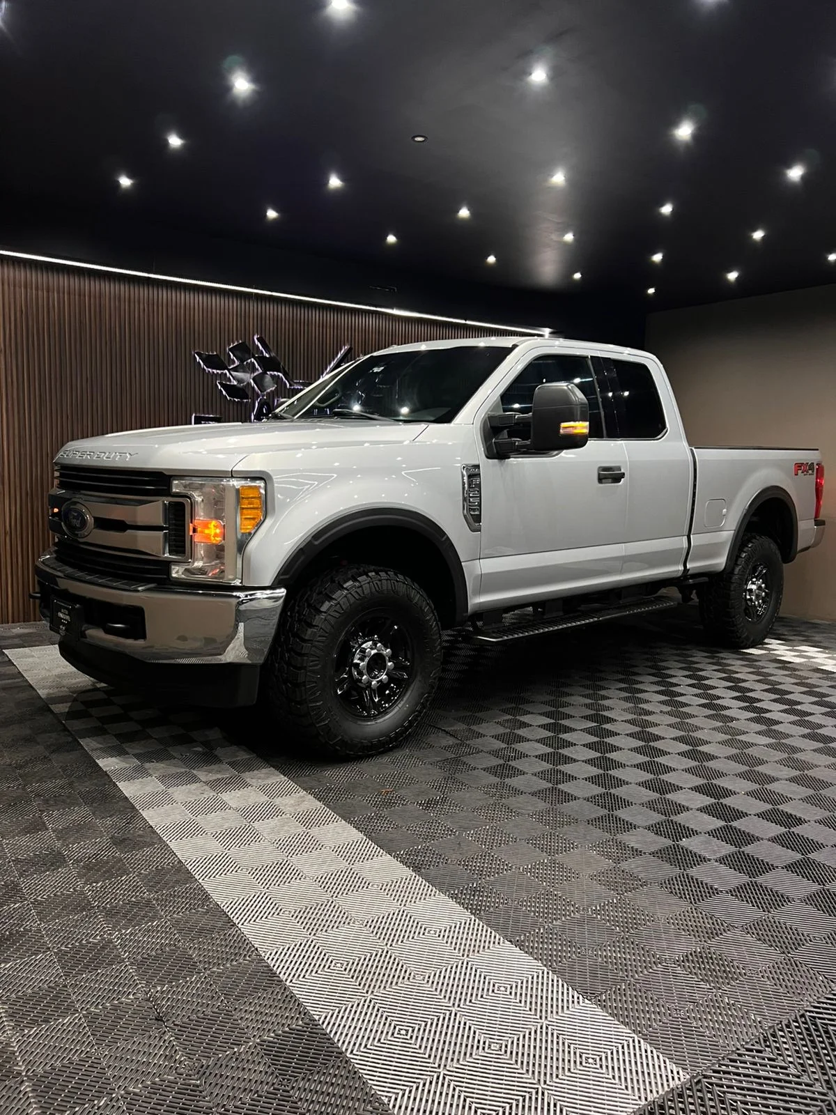 Ford SUPER DUTY XLT 2017 - imagen 2