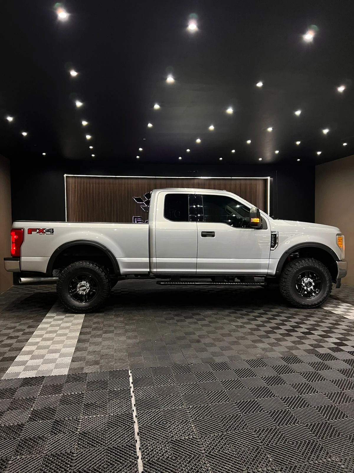 Ford SUPER DUTY XLT 2017 - imagen 6