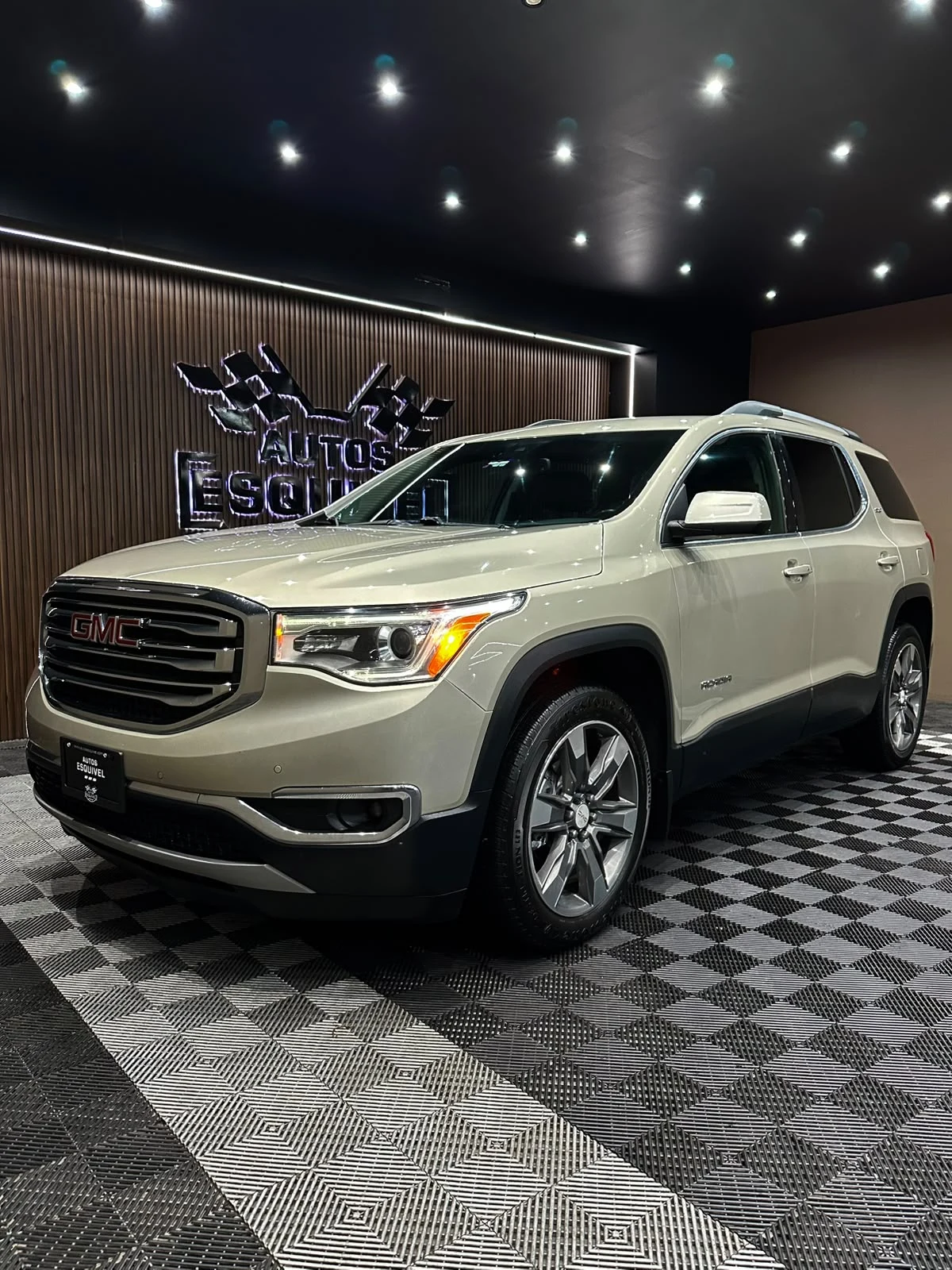 GMC ACADIA 2017 - imagen 2