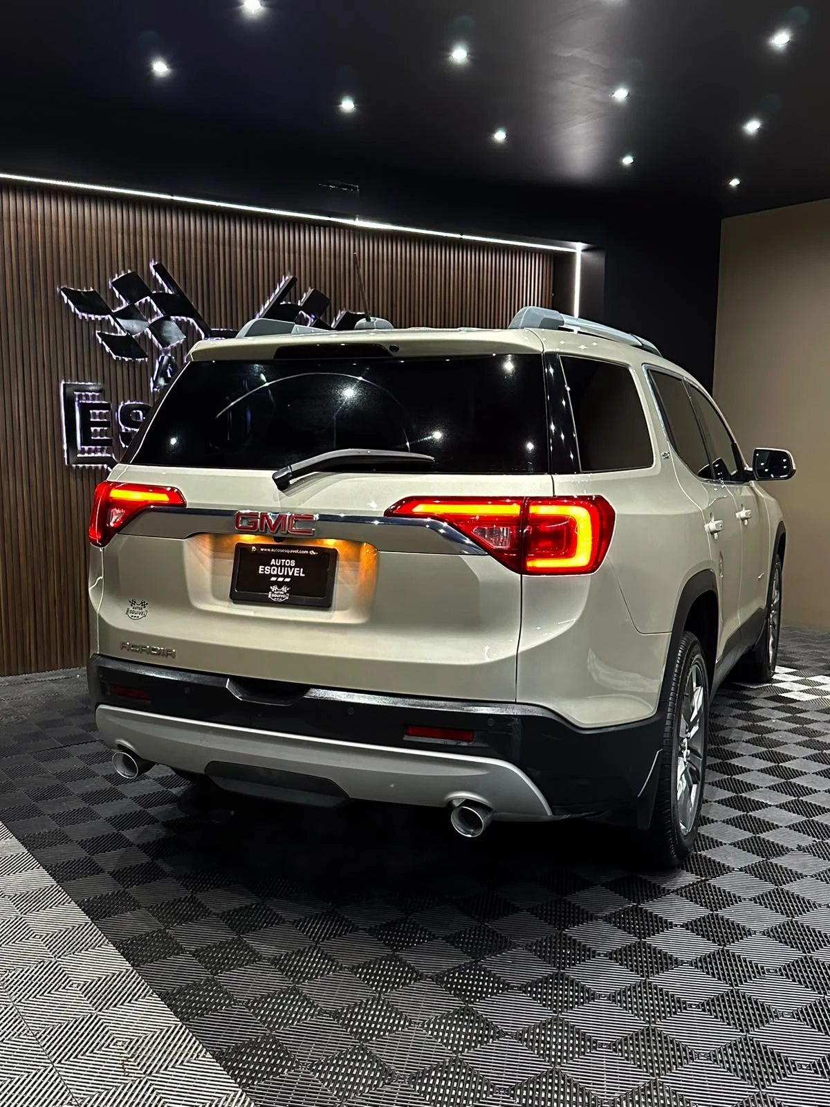 GMC ACADIA 2017 - imagen 5