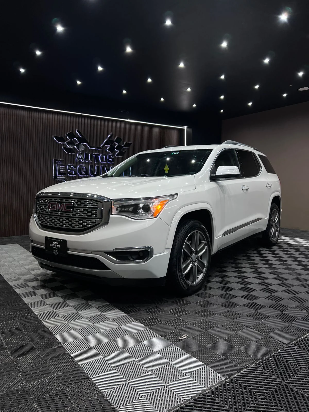 GMC ACADIA DENALI 2017 - imagen 2