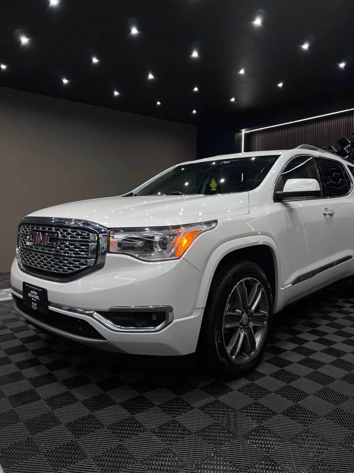 GMC ACADIA DENALI 2017 - imagen 4