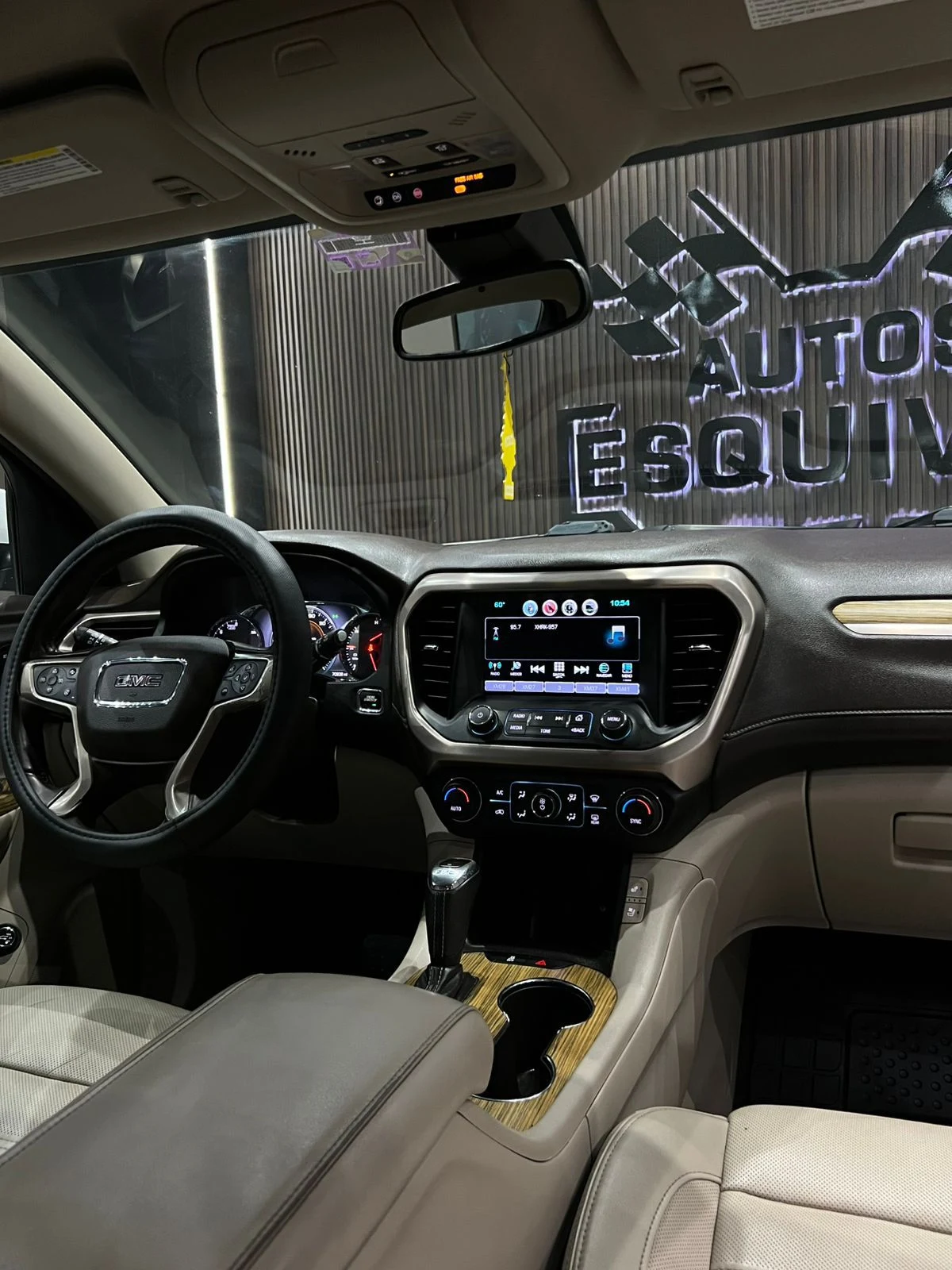GMC ACADIA DENALI 2017 - imagen 11