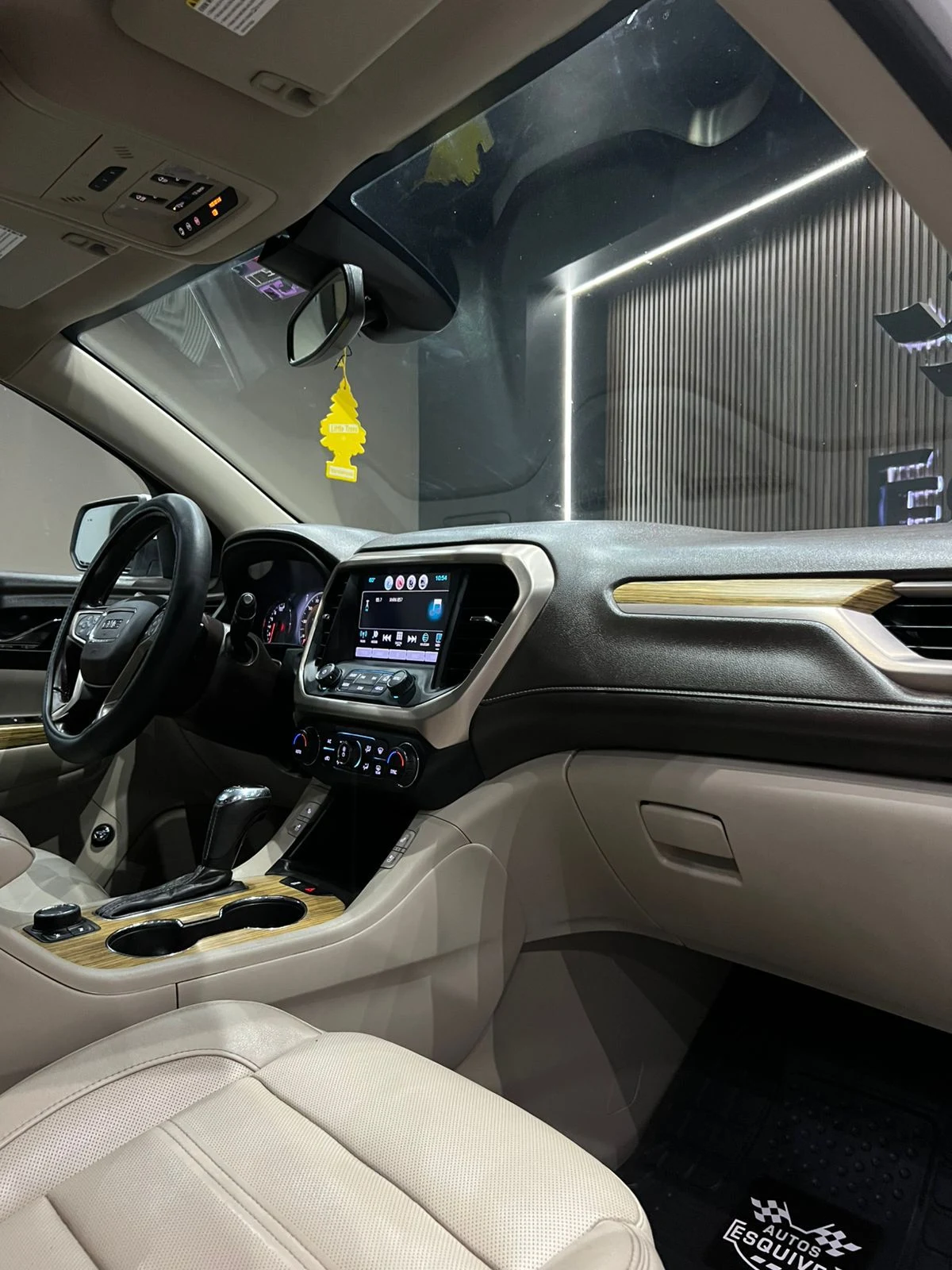 GMC ACADIA DENALI 2017 - imagen 12