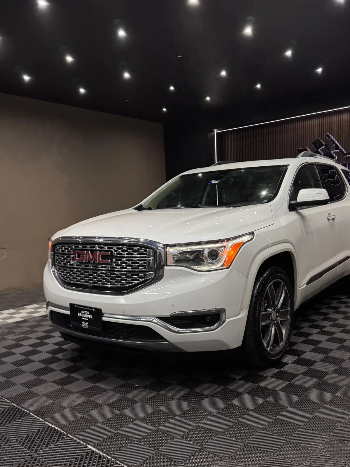 GMC ACADIA DENALI 2017 - imagen 4