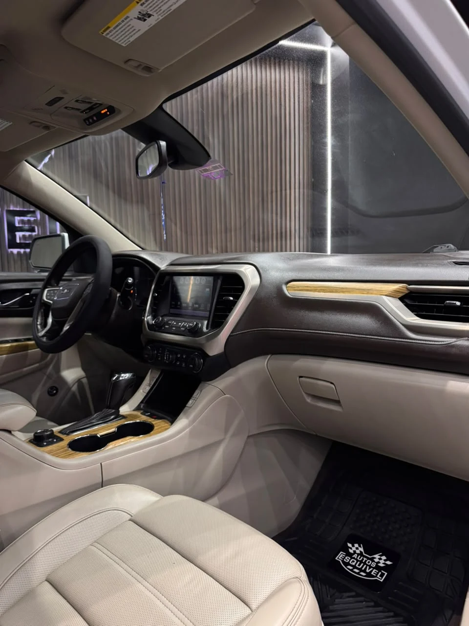 GMC ACADIA DENALI 2017 - imagen 14