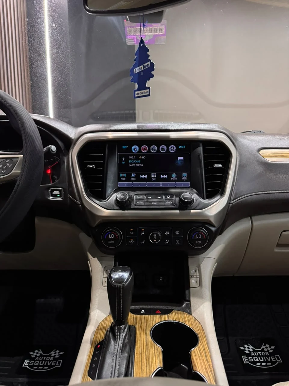 GMC ACADIA DENALI 2017 - imagen 15