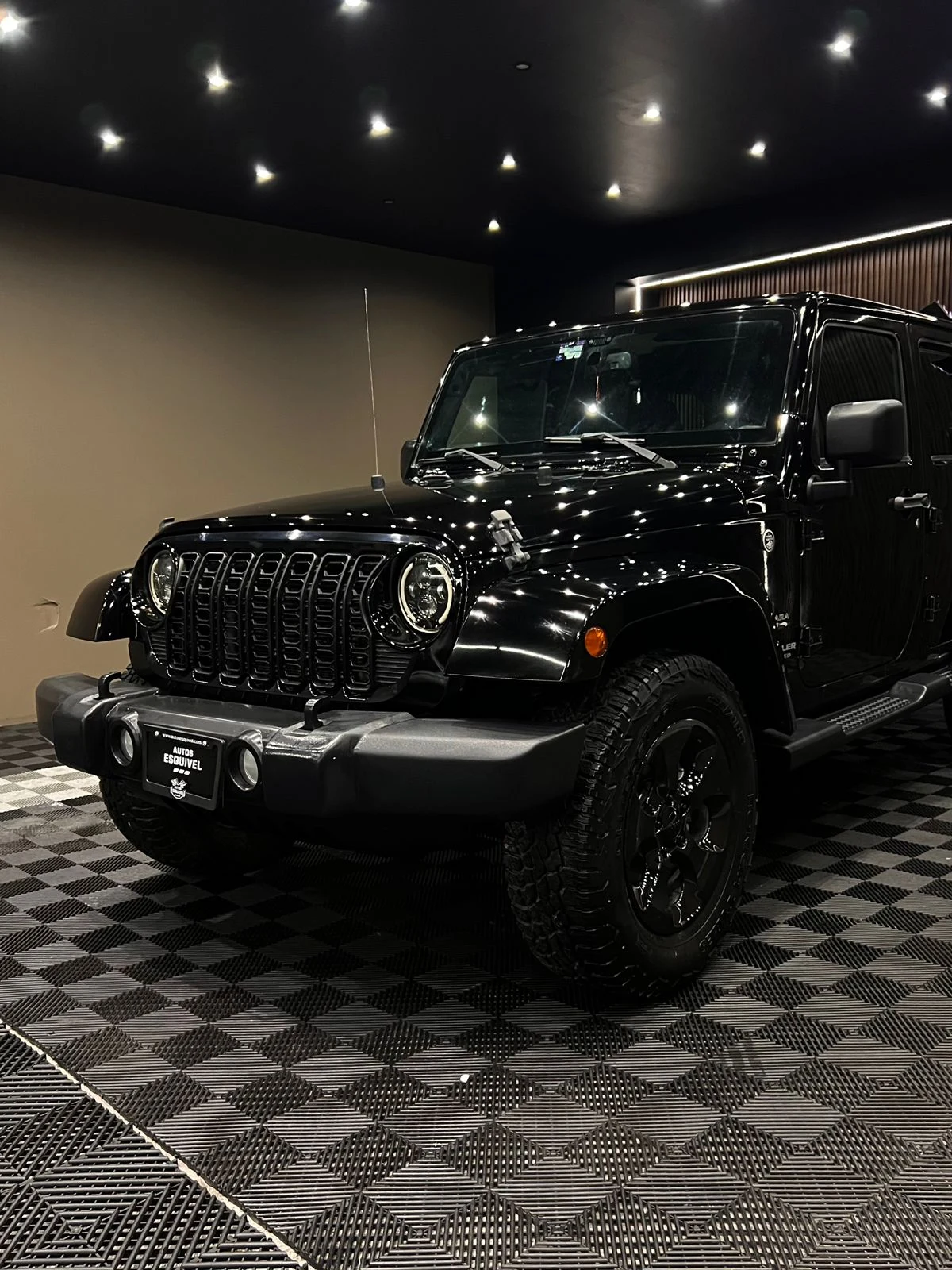 Jeep SAHARA 2017 - imagen 4