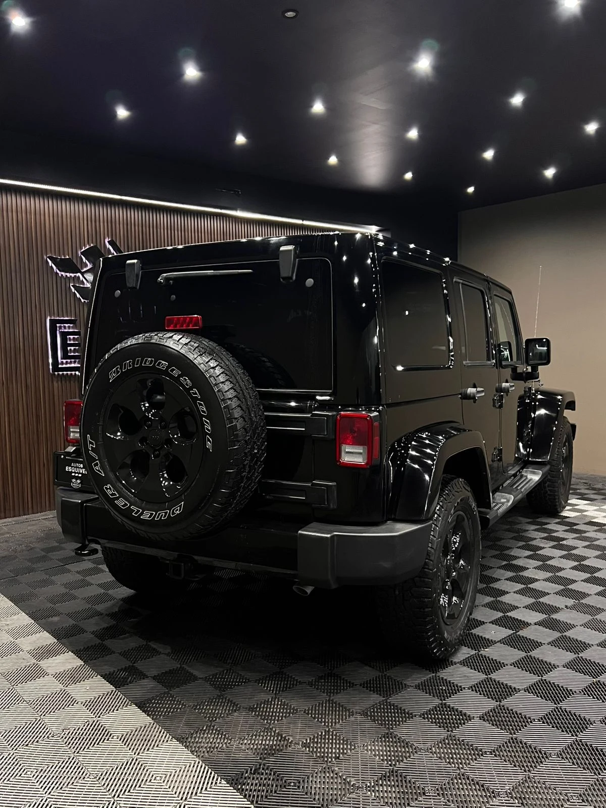 Jeep SAHARA 2017 - imagen 5