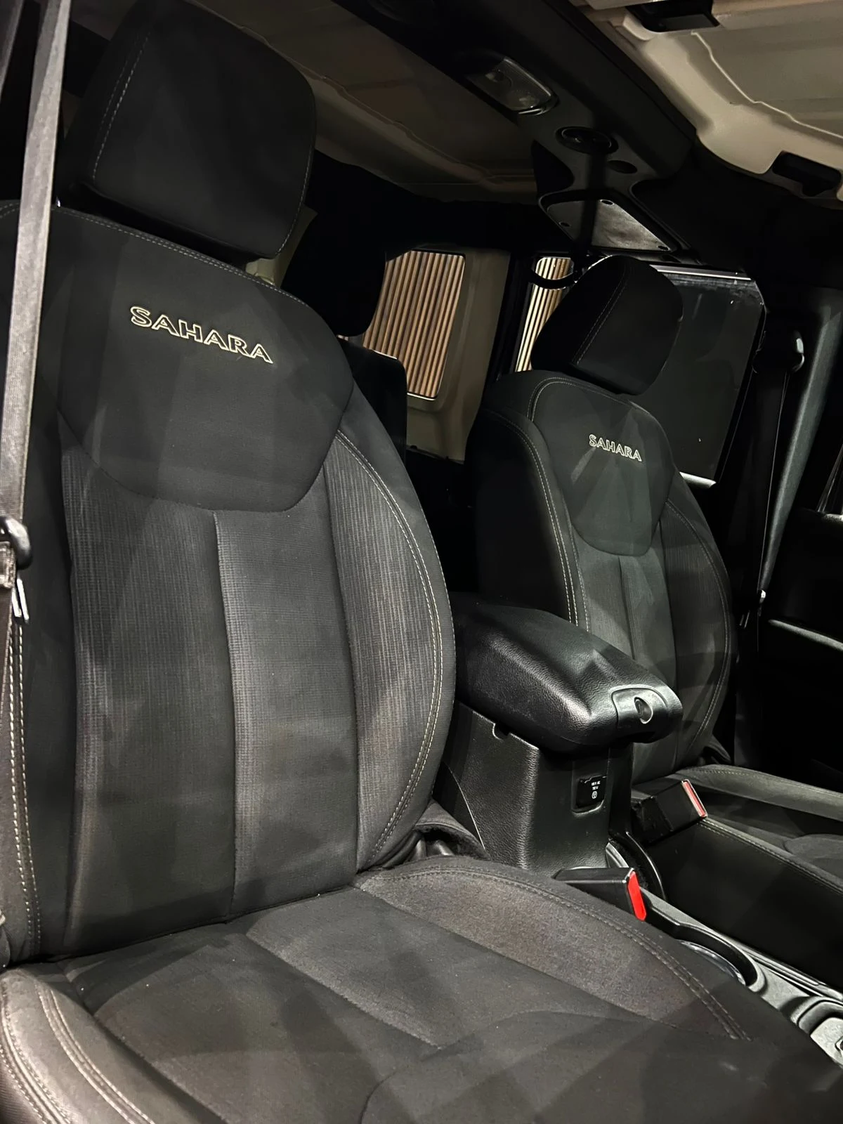 Jeep SAHARA 2017 - imagen 8