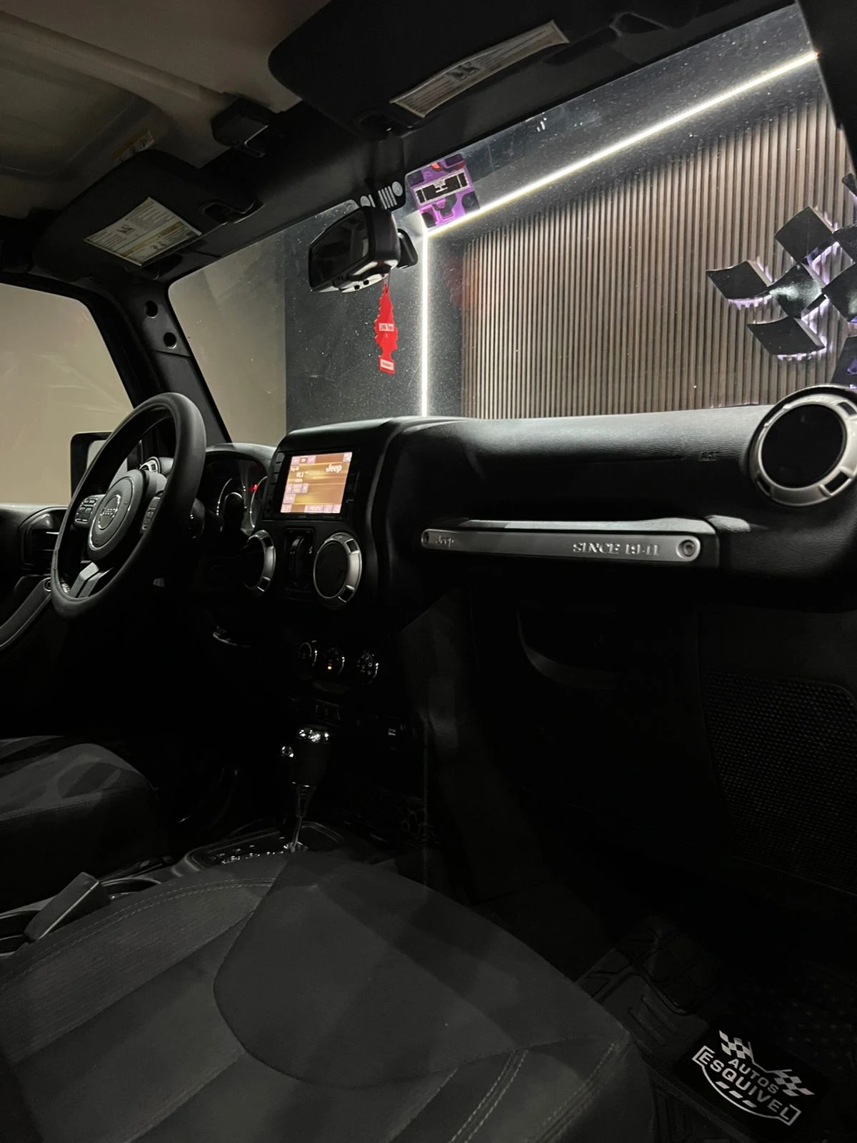 Jeep SAHARA 2017 - imagen 12