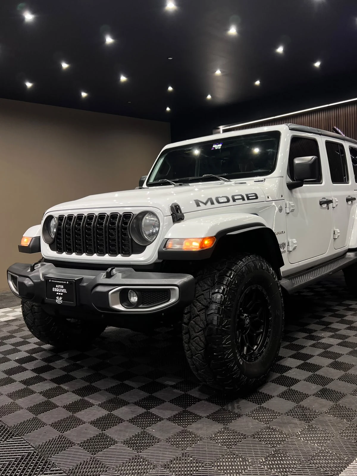 Jeep SAHARA 2018 - imagen 4