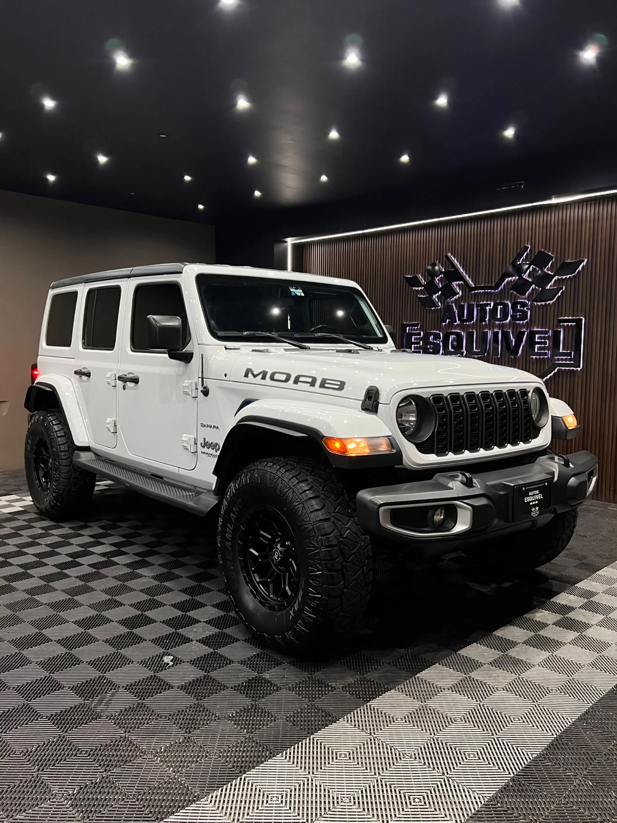 Jeep SAHARA 2018 - imagen 5