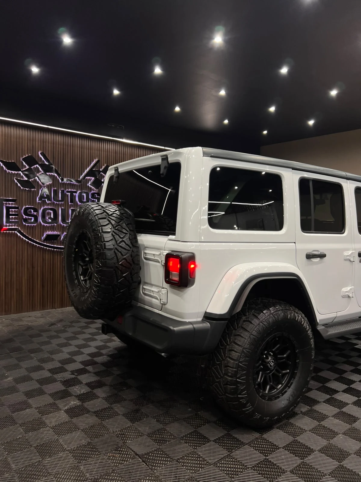 Jeep SAHARA 2018 - imagen 6
