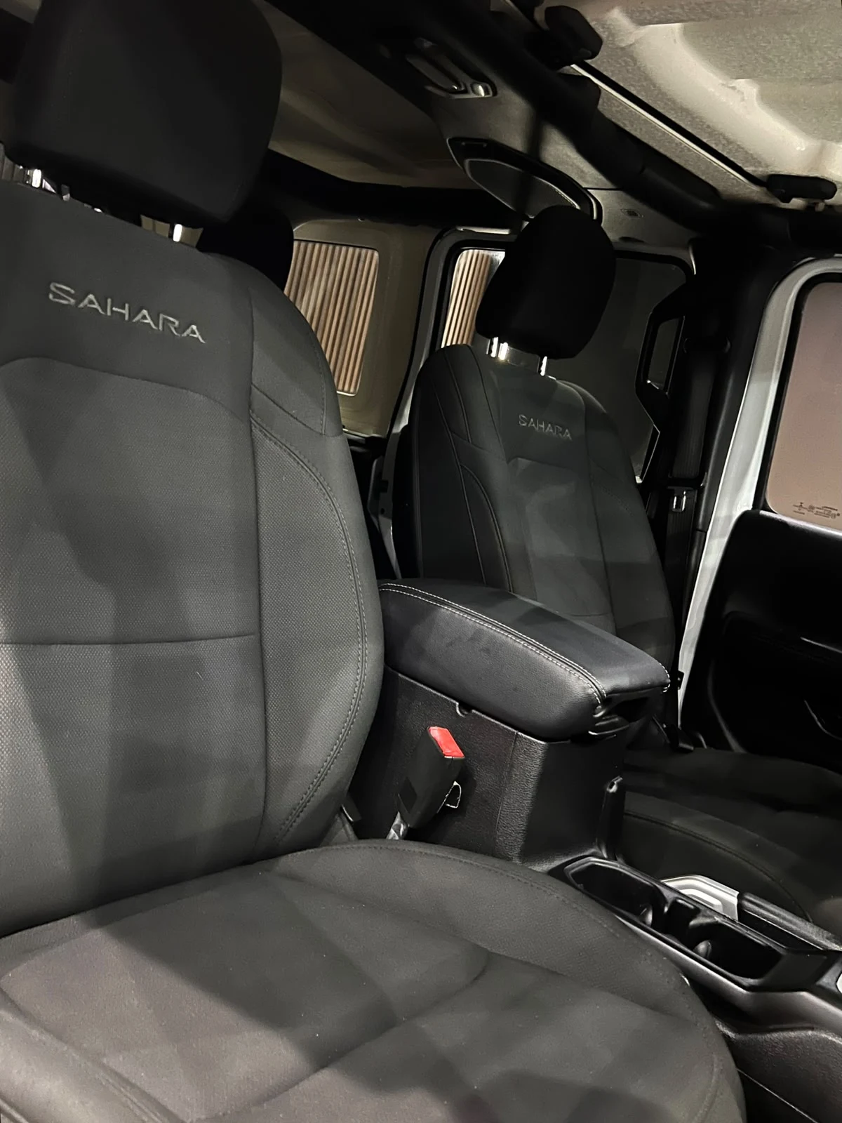 Jeep SAHARA 2018 - imagen 11