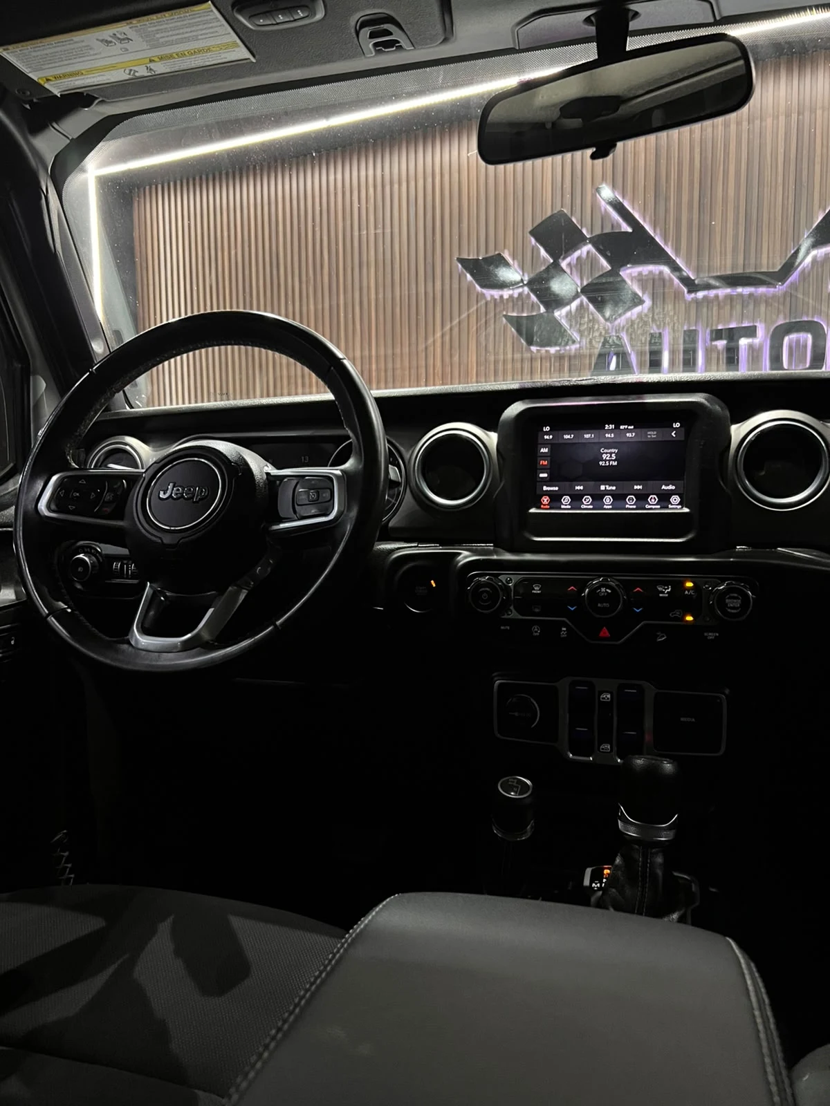 Jeep SAHARA 2018 - imagen 14