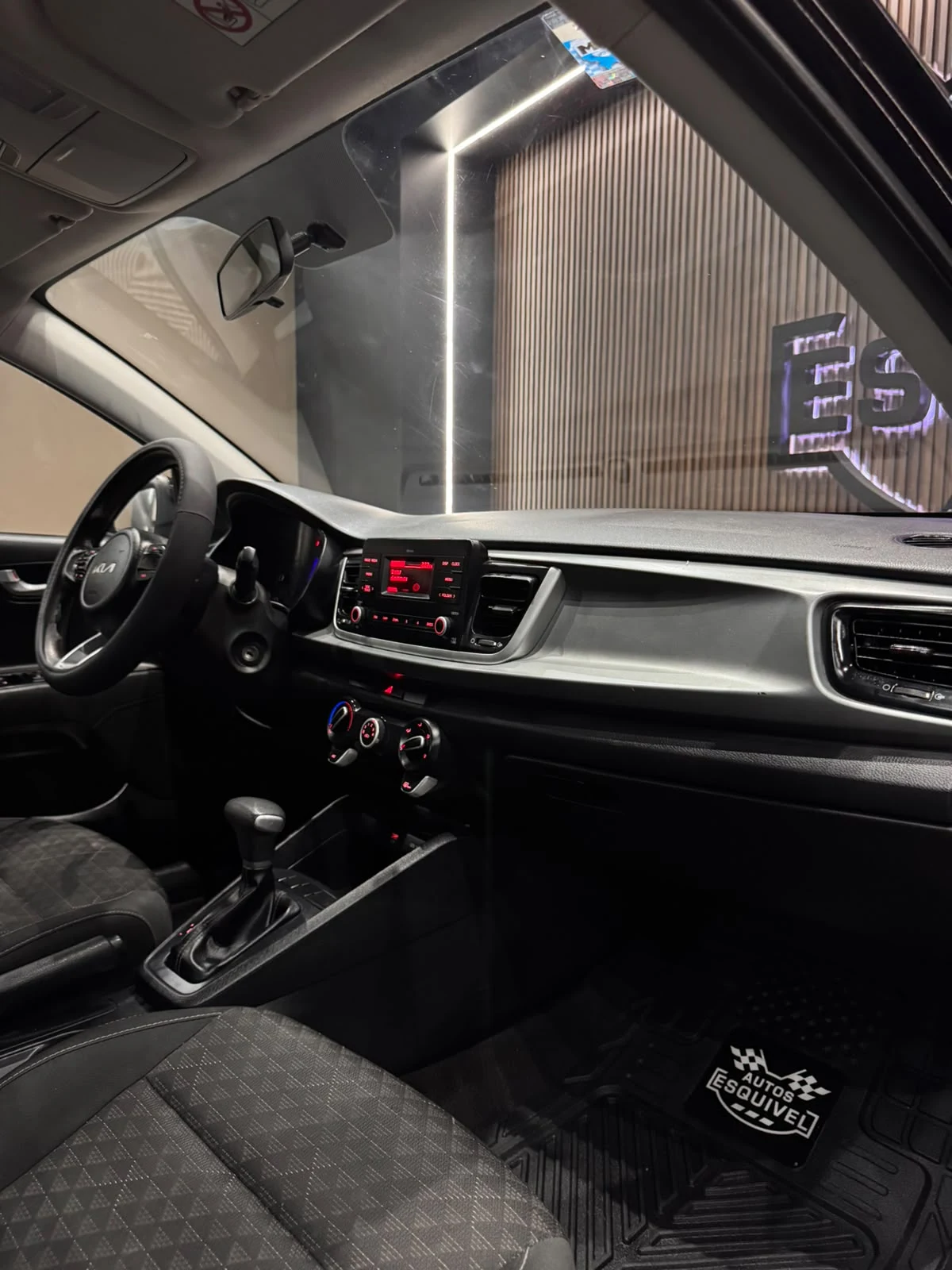 KIA RIO 2023 - imagen 11