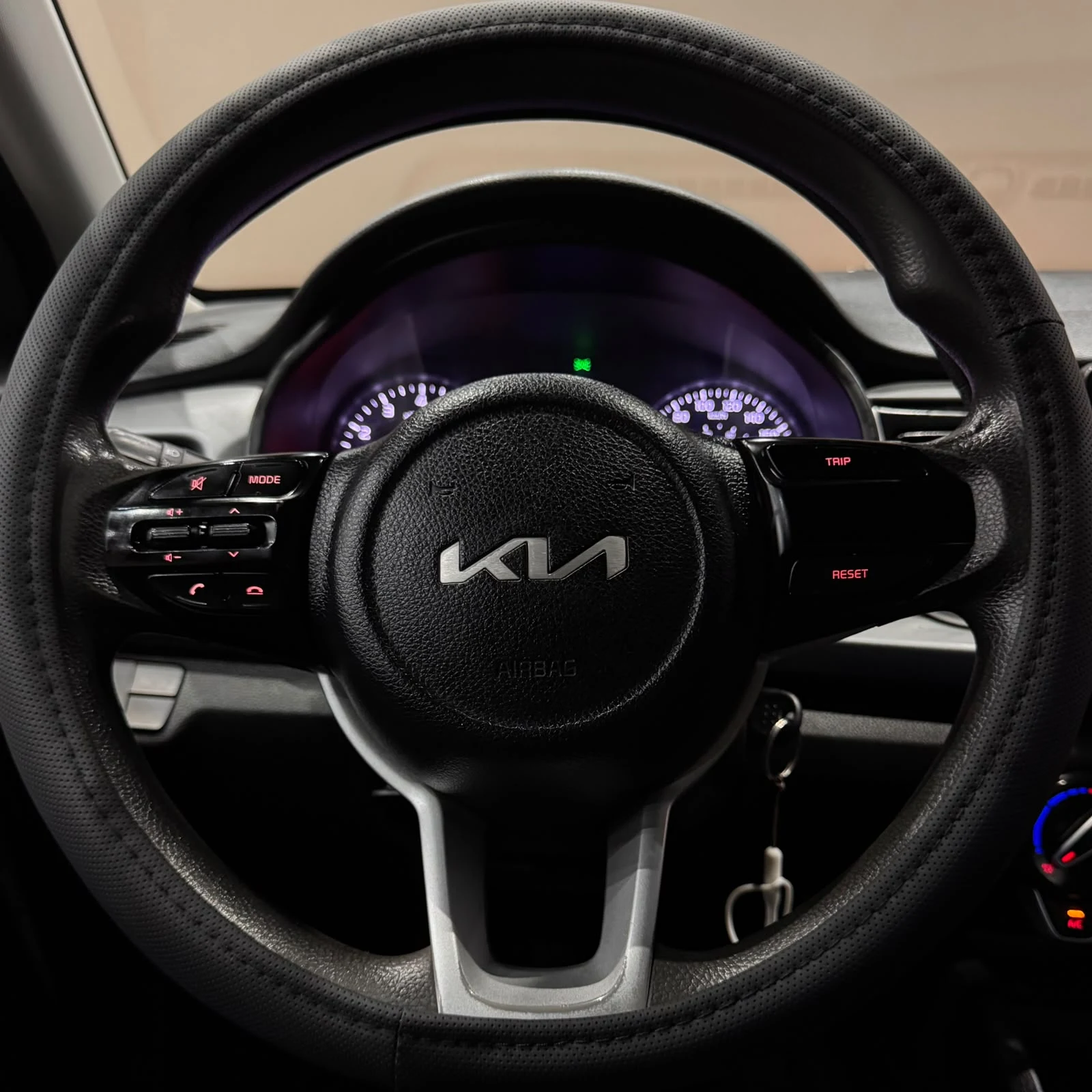KIA RIO 2023 - imagen 12