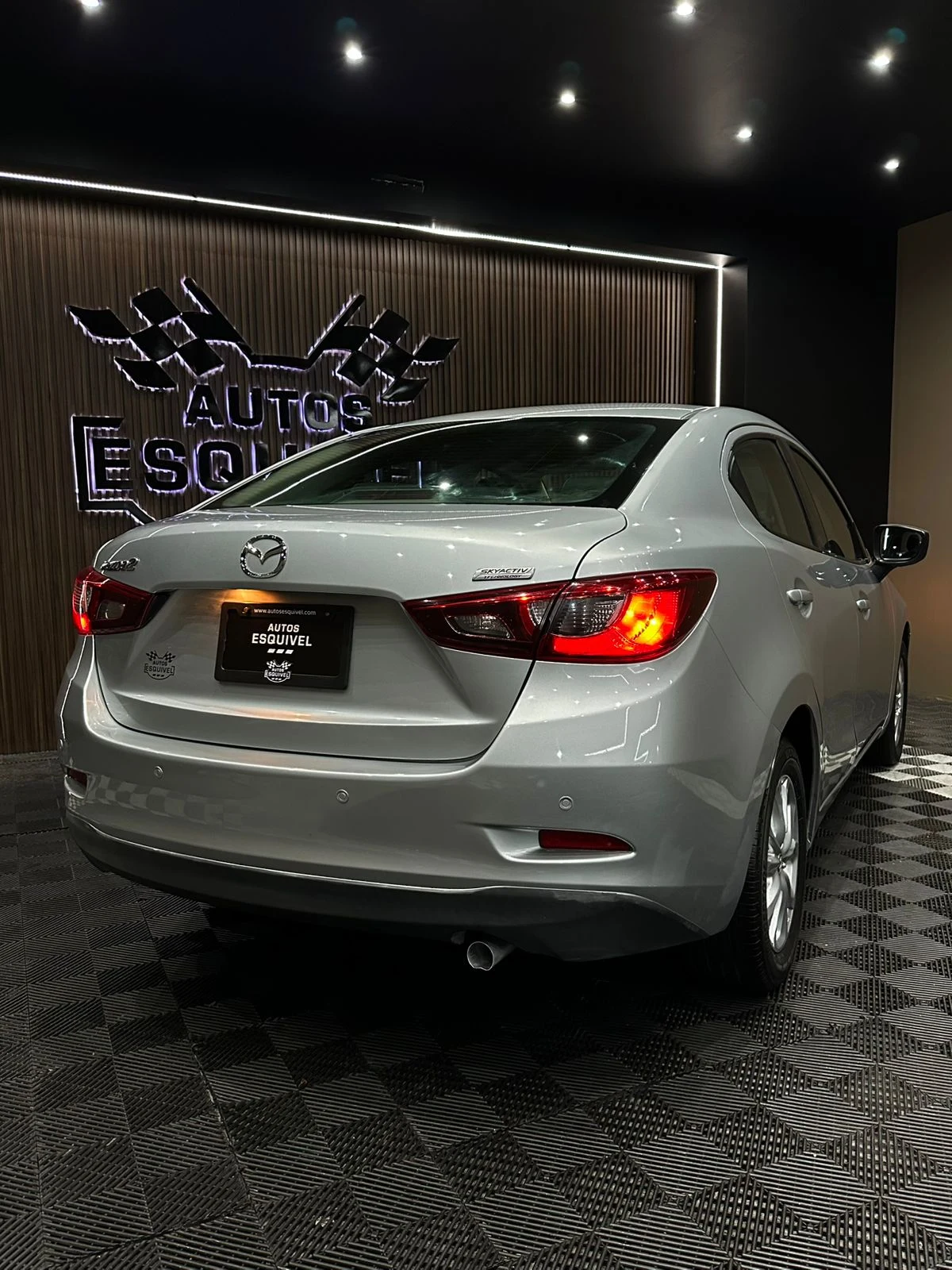 Mazda M2 2019 - imagen 5