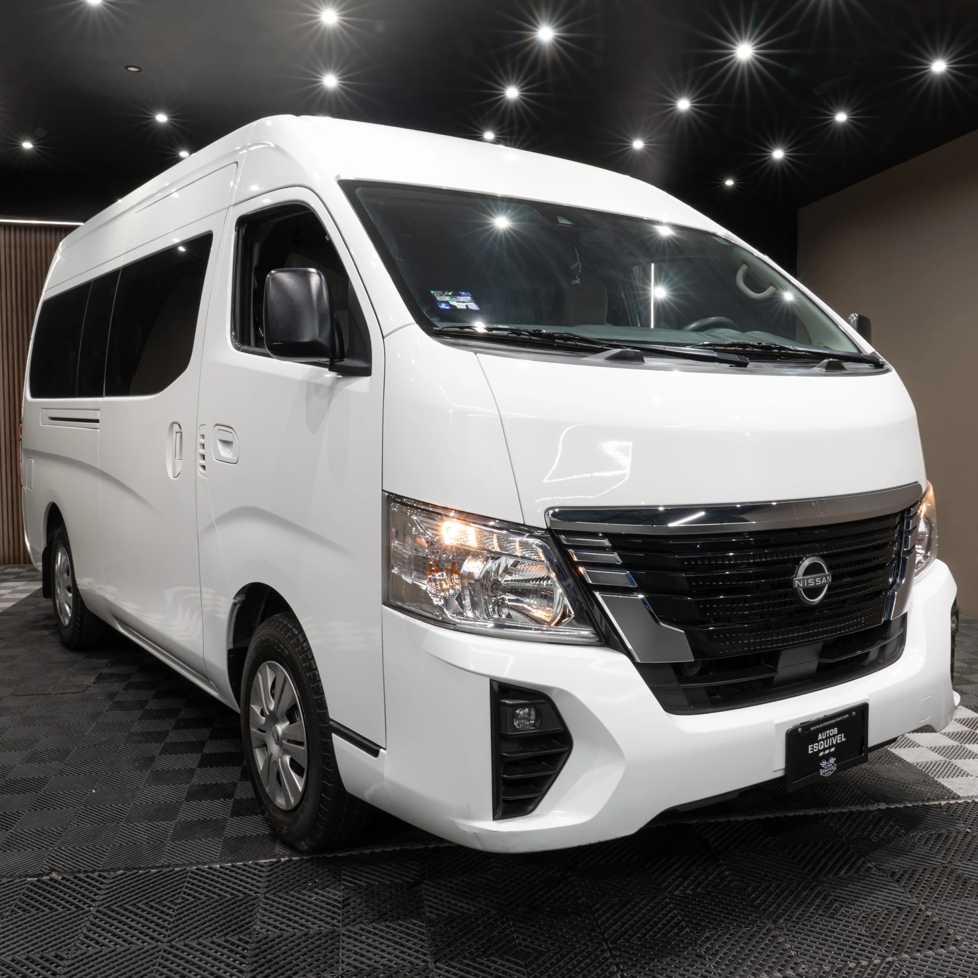 Nissan URVAN 2024 - imagen 7