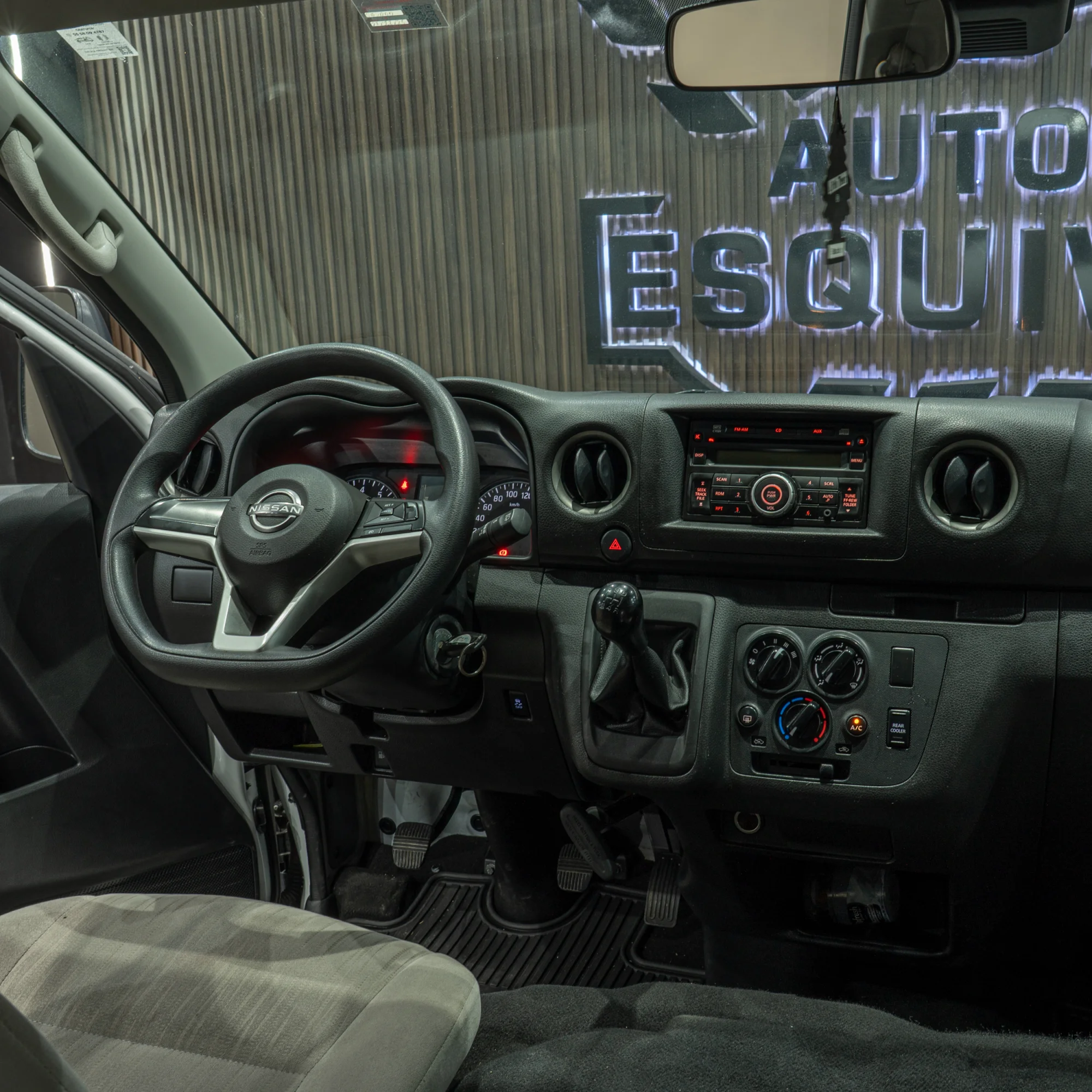 Nissan URVAN 2024 - imagen 8