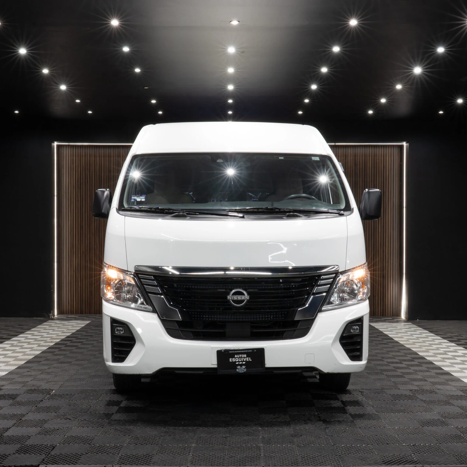 Nissan URVAN 2024 - imagen 16