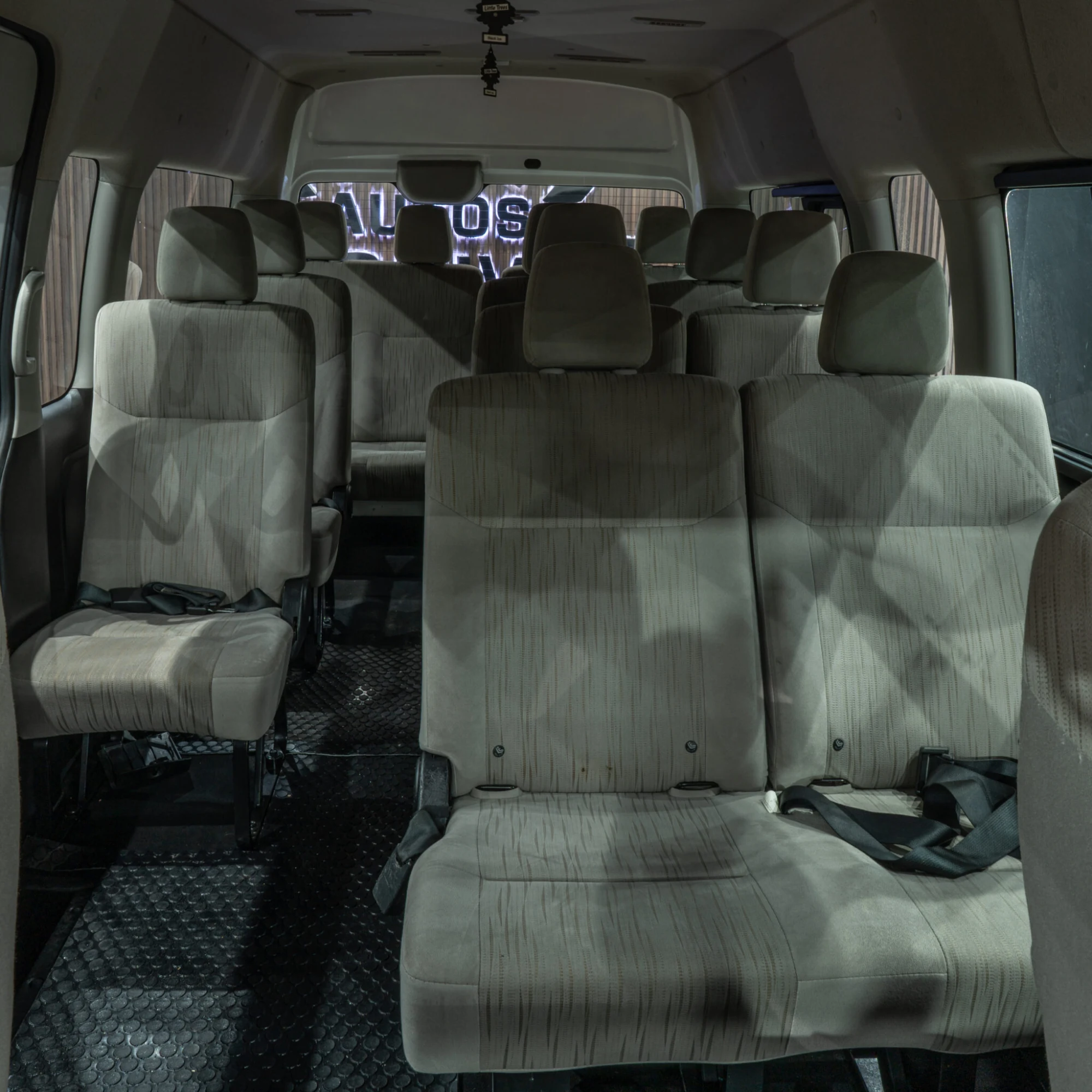 Nissan URVAN 2024 - imagen 26