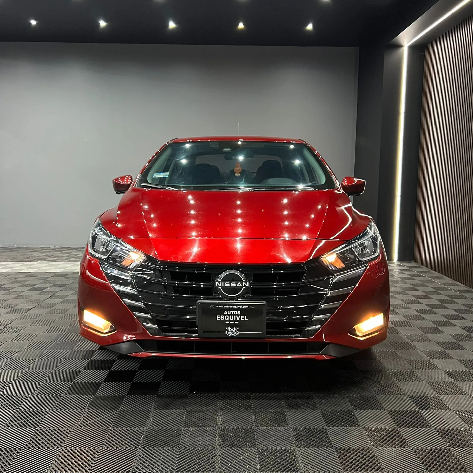 Nissan VERSA 2023 - imagen 4