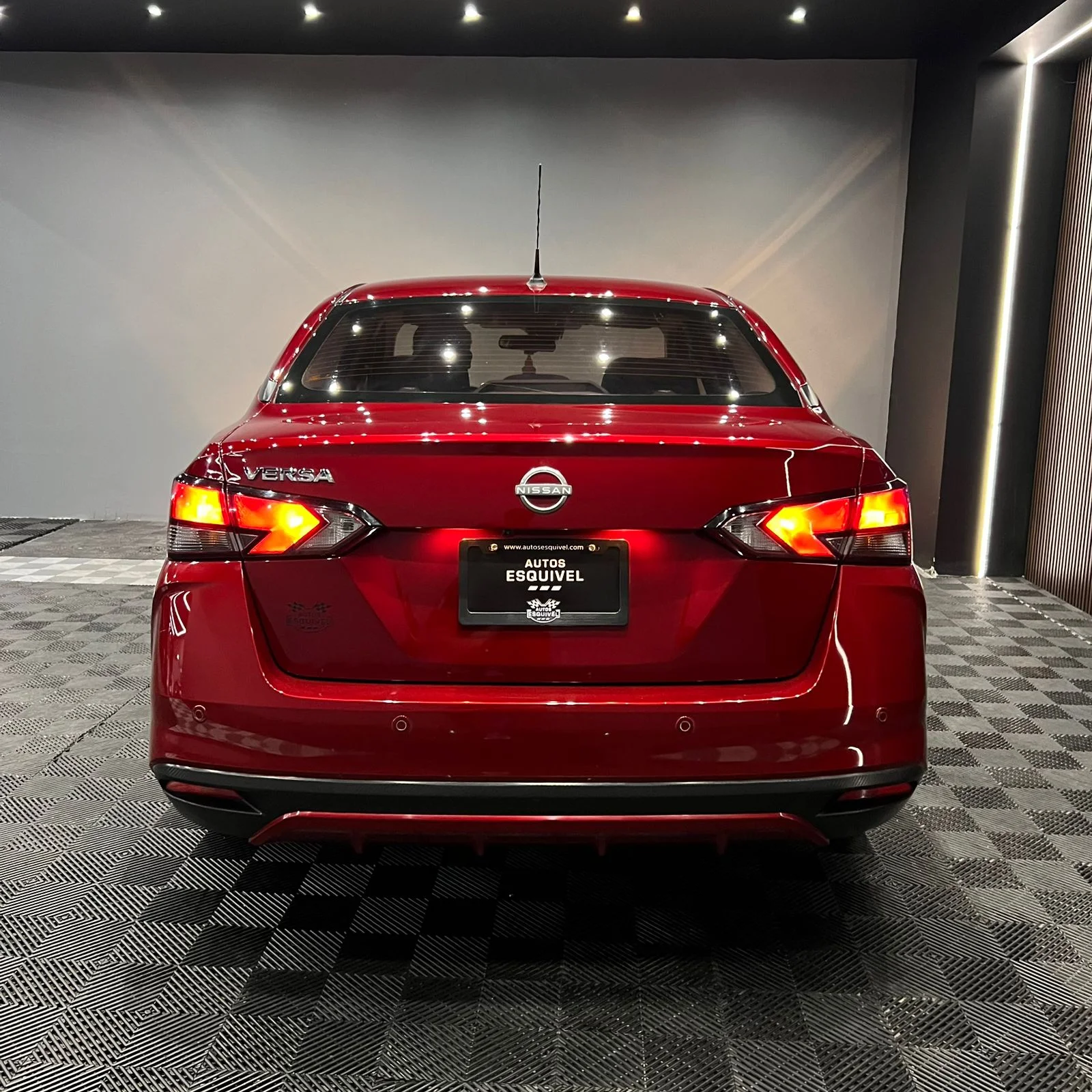 Nissan VERSA 2023 - imagen 5