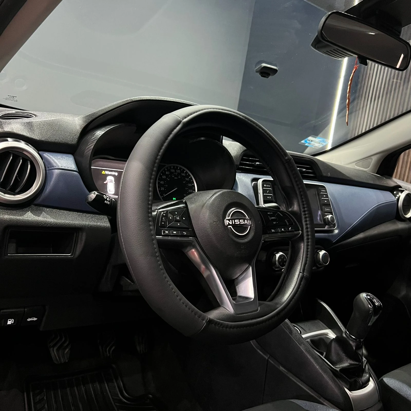 Nissan VERSA 2023 - imagen 8
