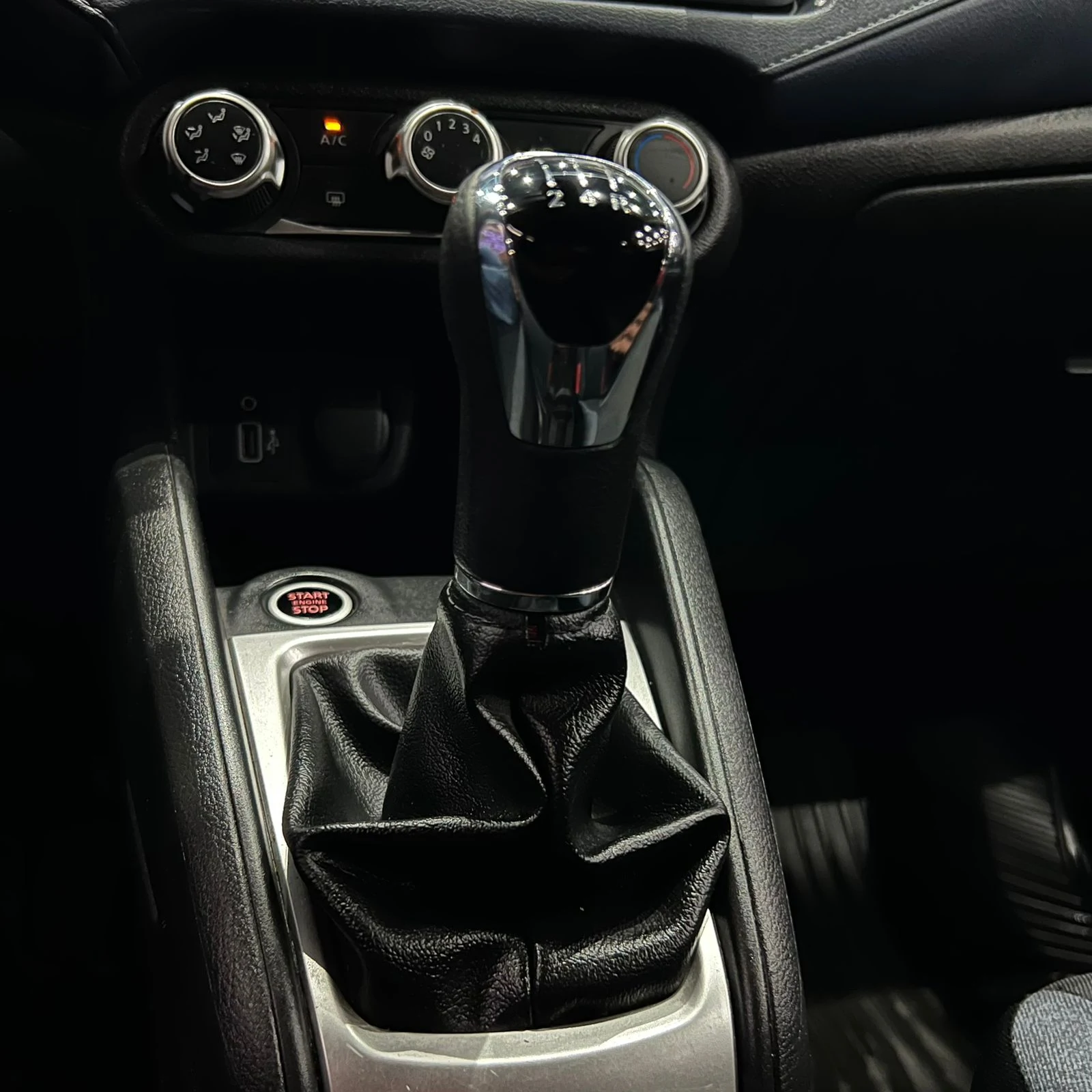 Nissan VERSA 2023 - imagen 12
